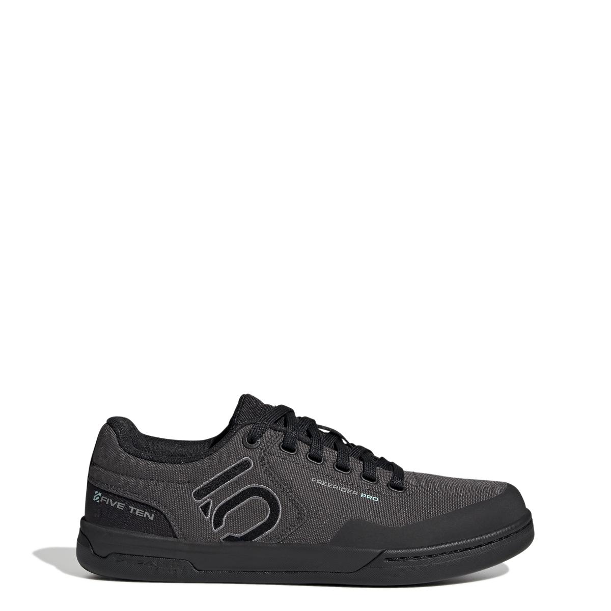 product/a/d/adidas_gz1931_2_footwear_photography_side_lateral_view_white.jpg