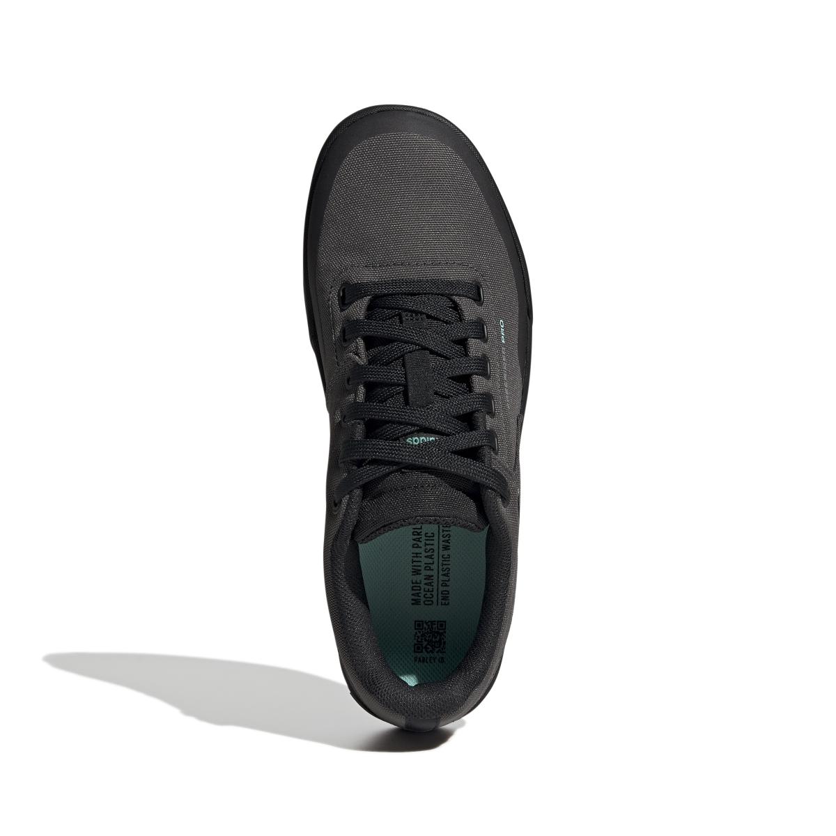 product/a/d/adidas_gz1931_3_footwear_photography_top_portrait_view_white.jpg