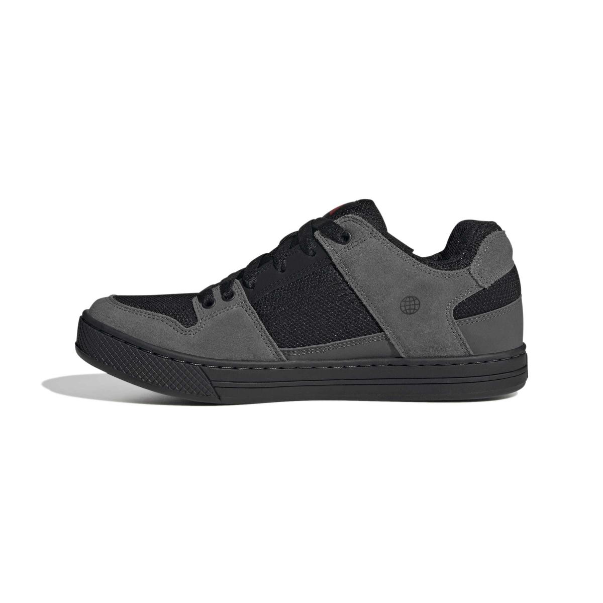 product/a/d/adidas_hp9936_5_footwear_photography_side_medial_center_view_white-nw091625.jpg