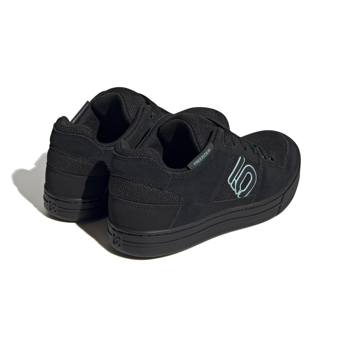 product/a/d/adidas_hq2101_7_footwear_photography_back_lateral_top_view_white-nw091625.jpg
