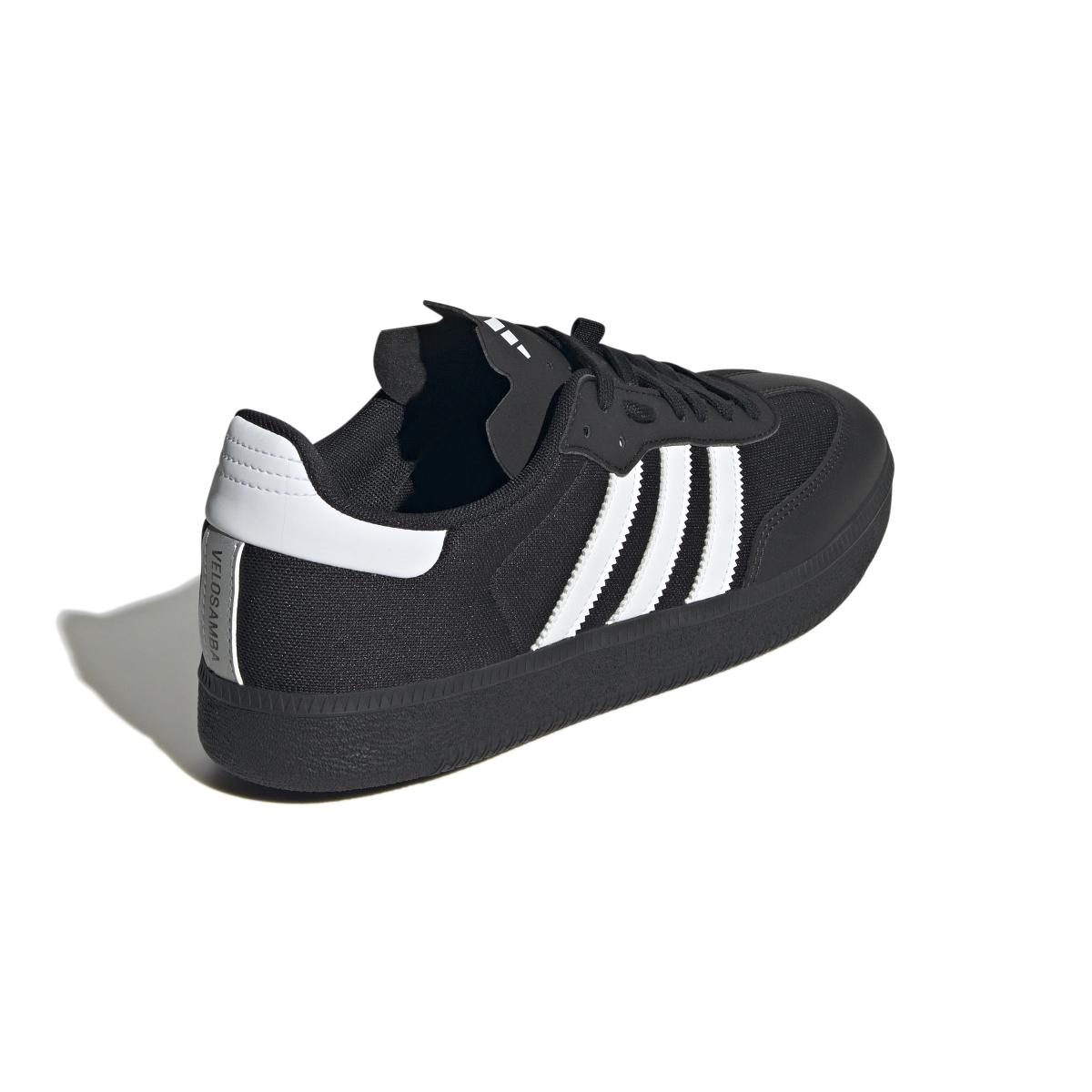 product/a/d/adidas_ie0232_7_footwear_photography_back_lateral_top_view_white.jpg