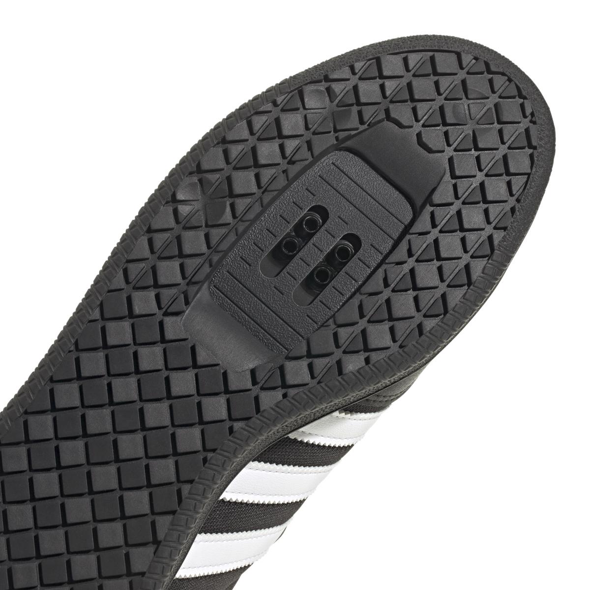 product/a/d/adidas_ie0232_8_footwear_photography_detail_view_1_white.jpg