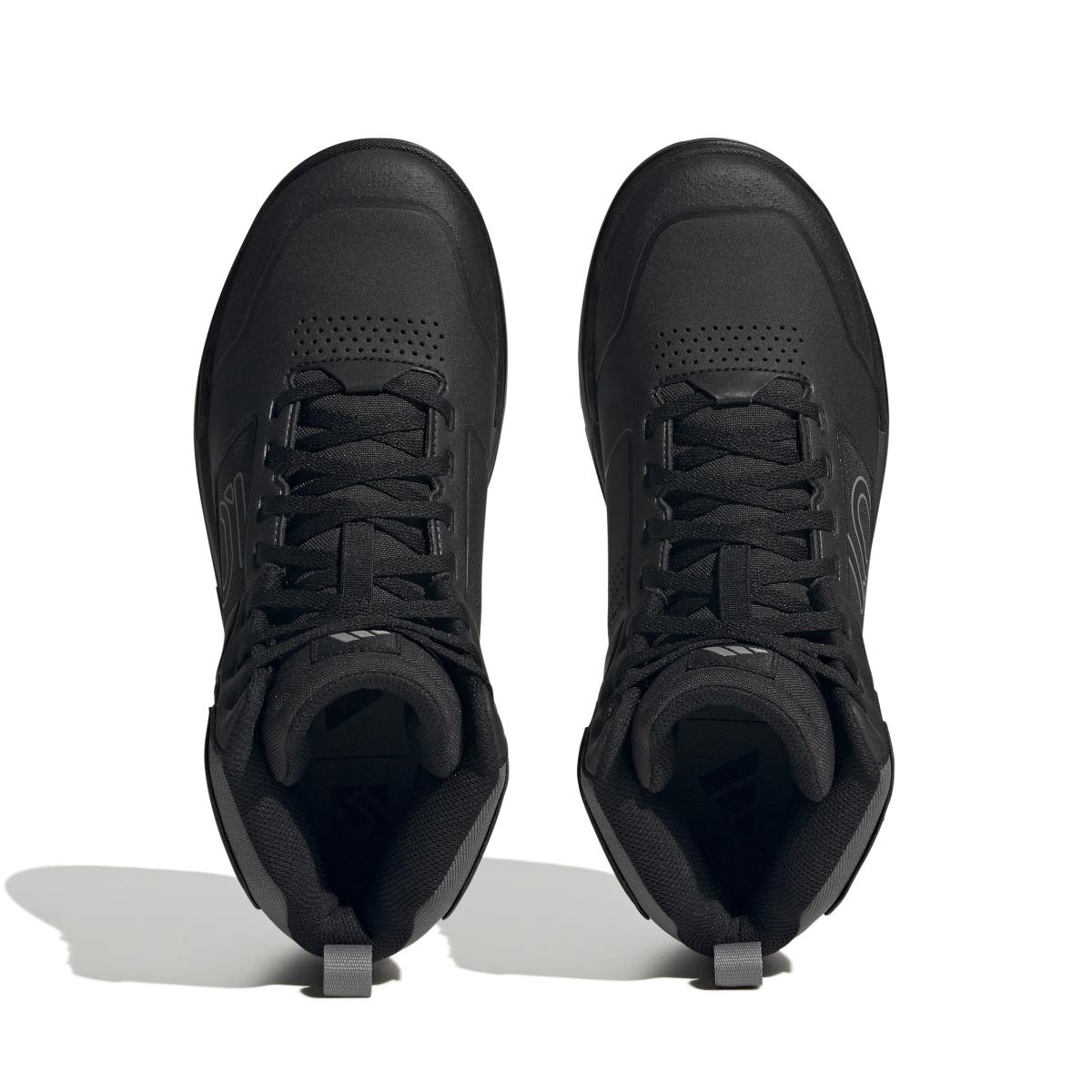 product/a/d/adidas_if7453_3_footwear_photography_top_portrait_view_white-nw091625.jpg