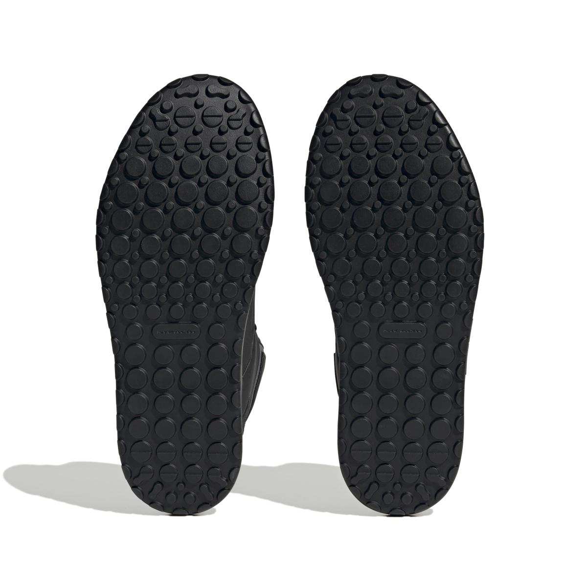 product/a/d/adidas_if7453_4_footwear_photography_bottom_view_white-nw091625.jpg