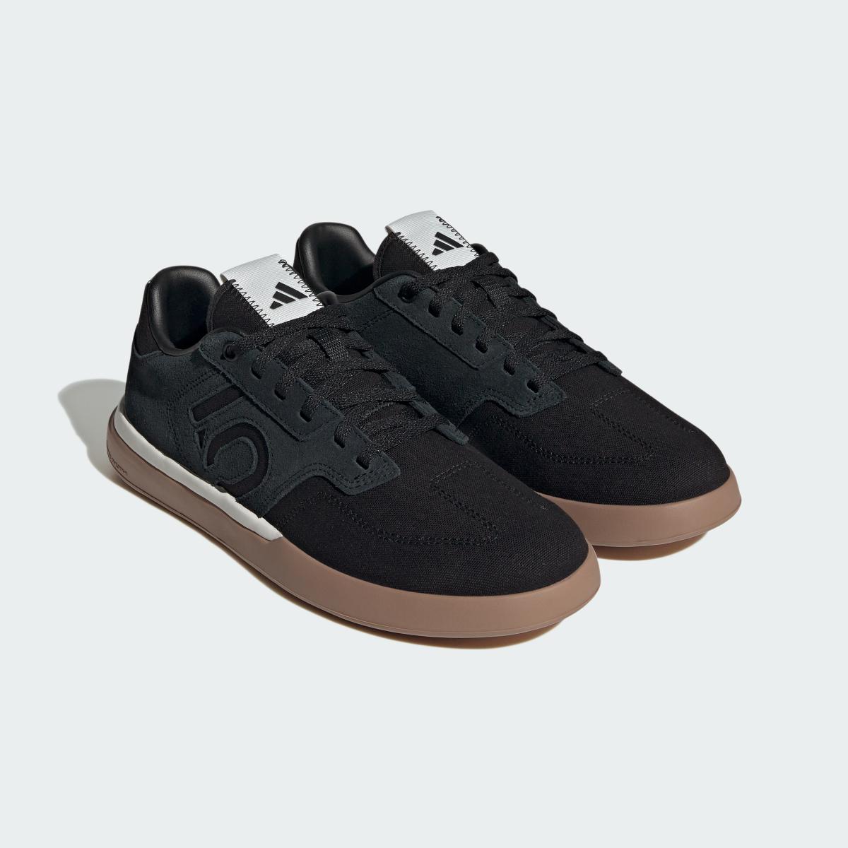 product/a/d/adidas_ig0375_core-black-core-black-gum_4.jpg