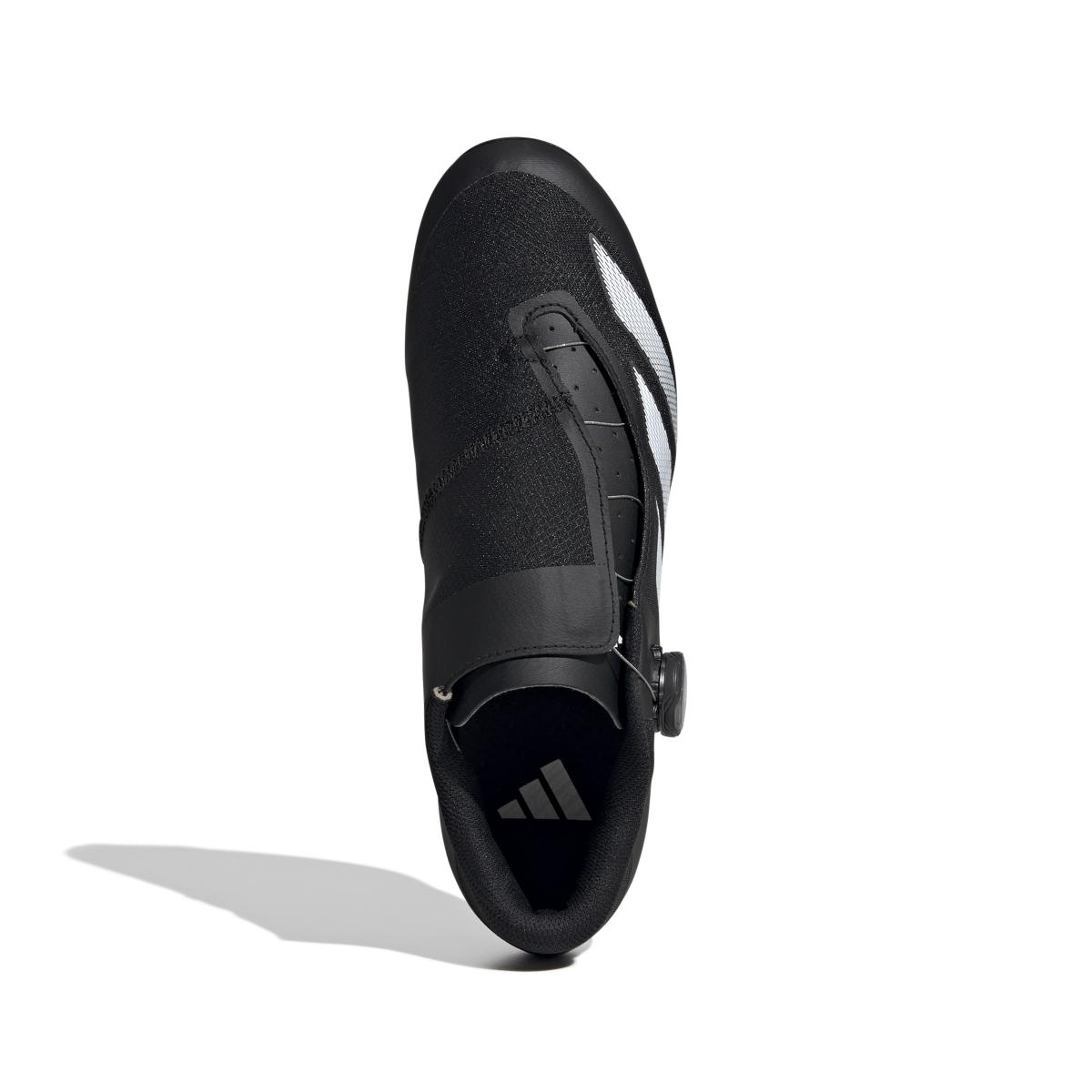 product/a/d/adidas_ig7873_3_footwear_photography_top_portrait_view_white.jpg