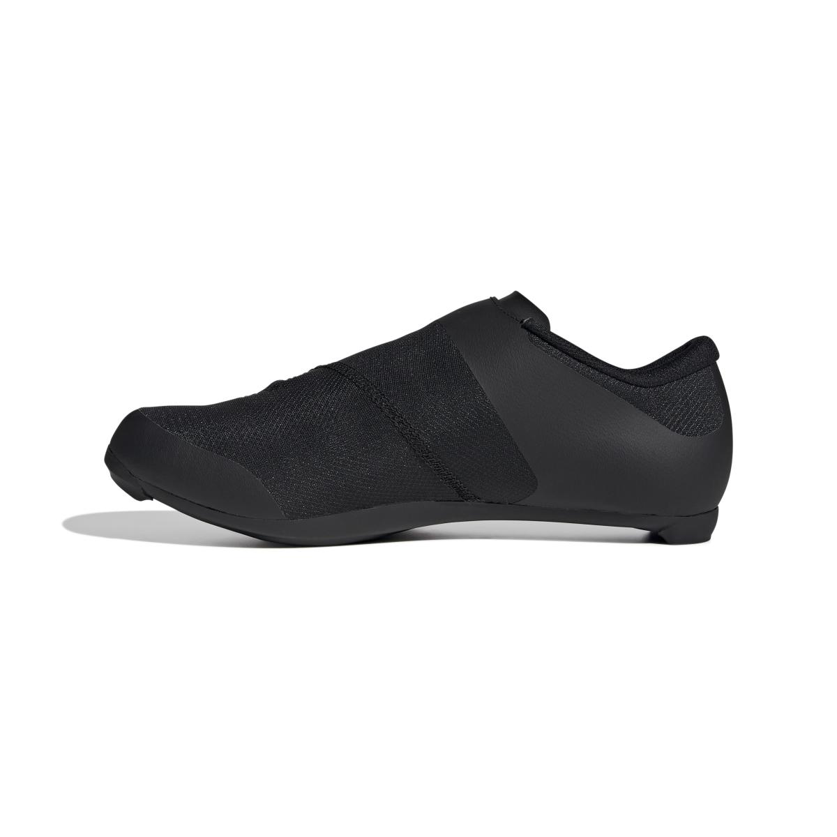 product/a/d/adidas_ig7873_5_footwear_photography_side_medial_center_view_white.jpg