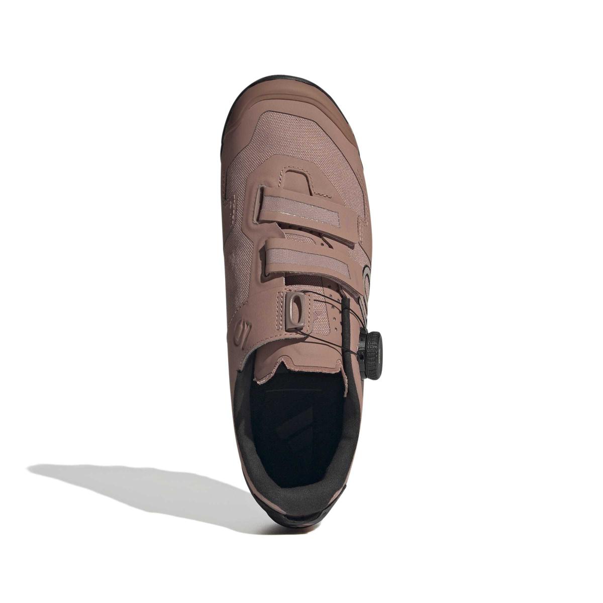 product/a/d/adidas_ih0807_3_footwear_photography_top_portrait_view_white-nw091625.jpg