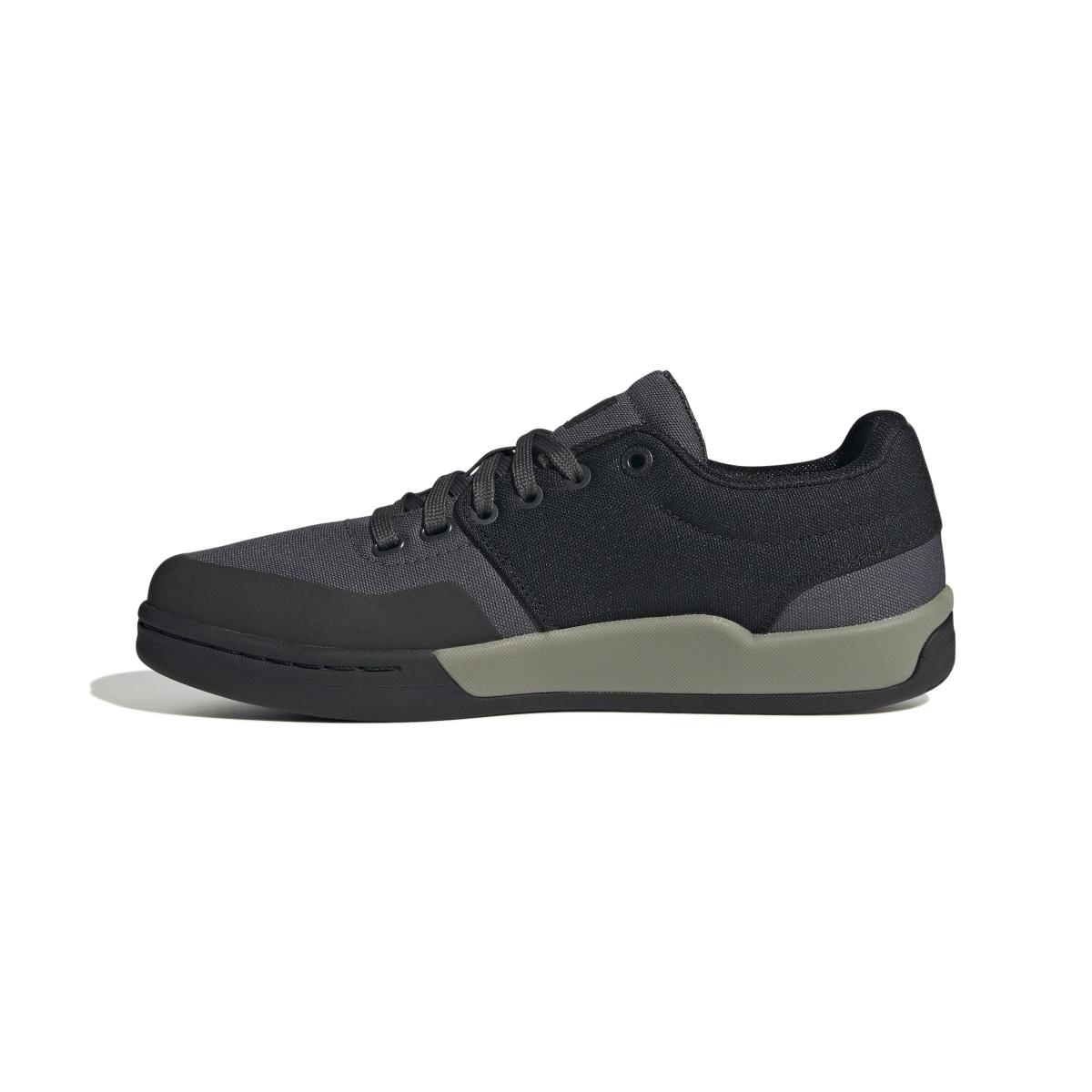 product/a/d/adidas_ih0814_5_footwear_photography_side_medial_center_view_white-nw091625.jpg