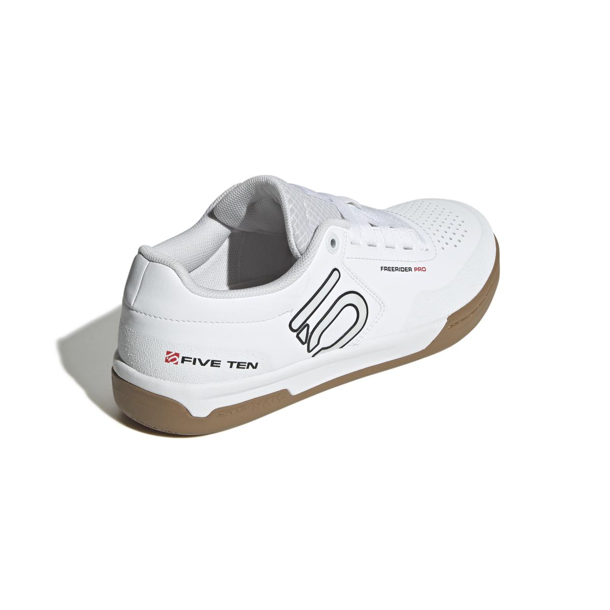 product/a/d/adidas_ih0815_7_footwear_photography_back_lateral_top_view_white-nw091625.jpg