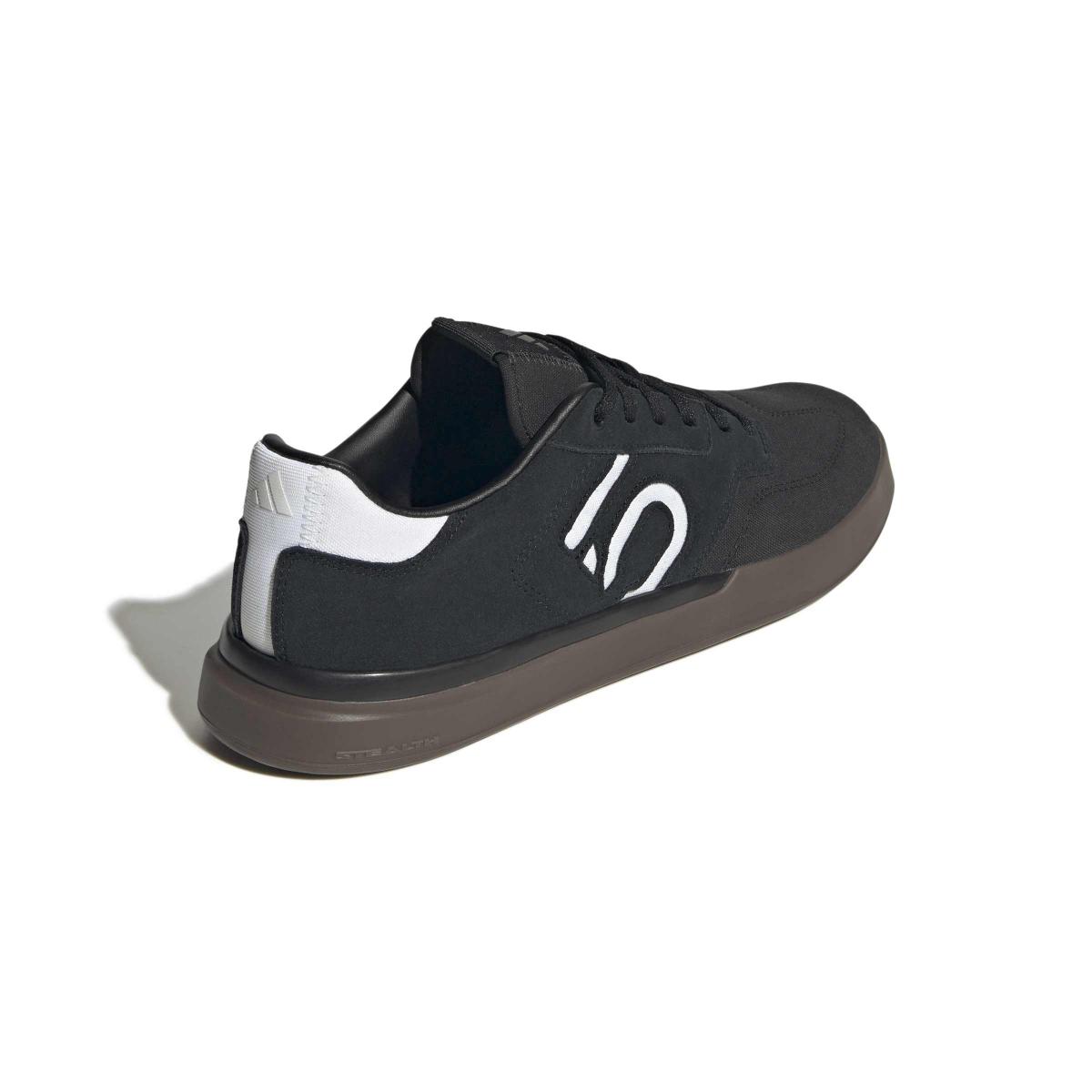 product/a/d/adidas_ih0825_7_footwear_photography_back_lateral_top_view_white-nw091625.jpg