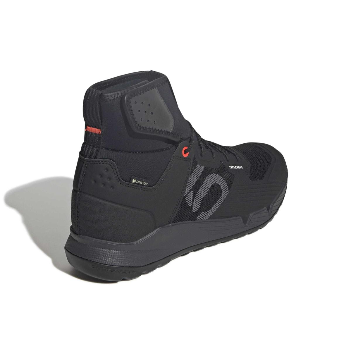 product/a/d/adidas_ji0859_7_footwear_photography_back_lateral_top_view_white-nw091625.jpg