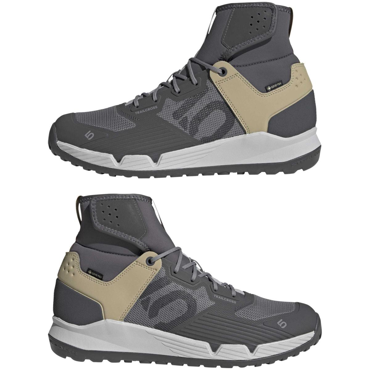 product/a/d/adidas_ji0860_10_footwear_photography_mirrored_pair_view_white-nw091625.jpg