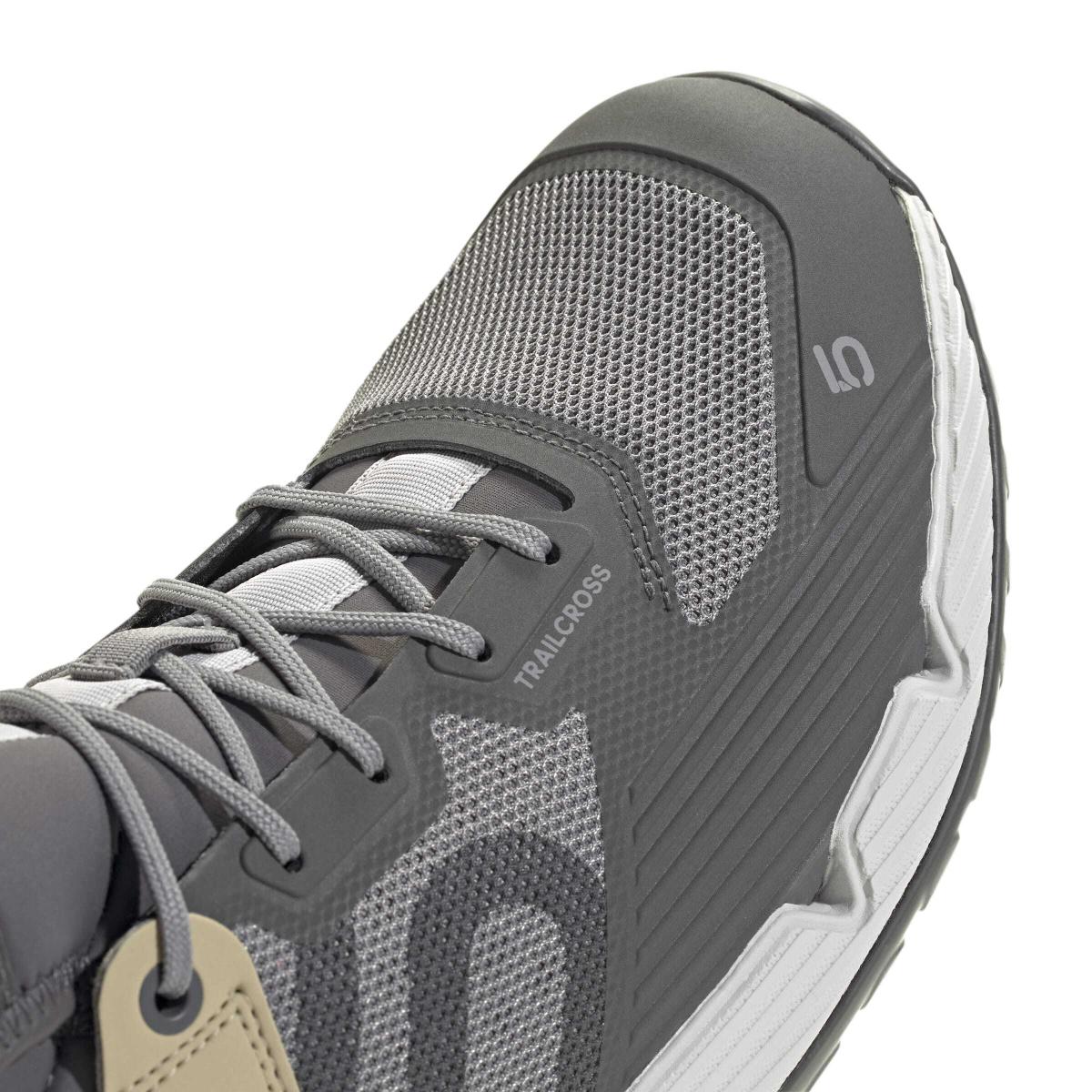 product/a/d/adidas_ji0860_9_footwear_photography_detail_view_2_white-nw091625.jpg
