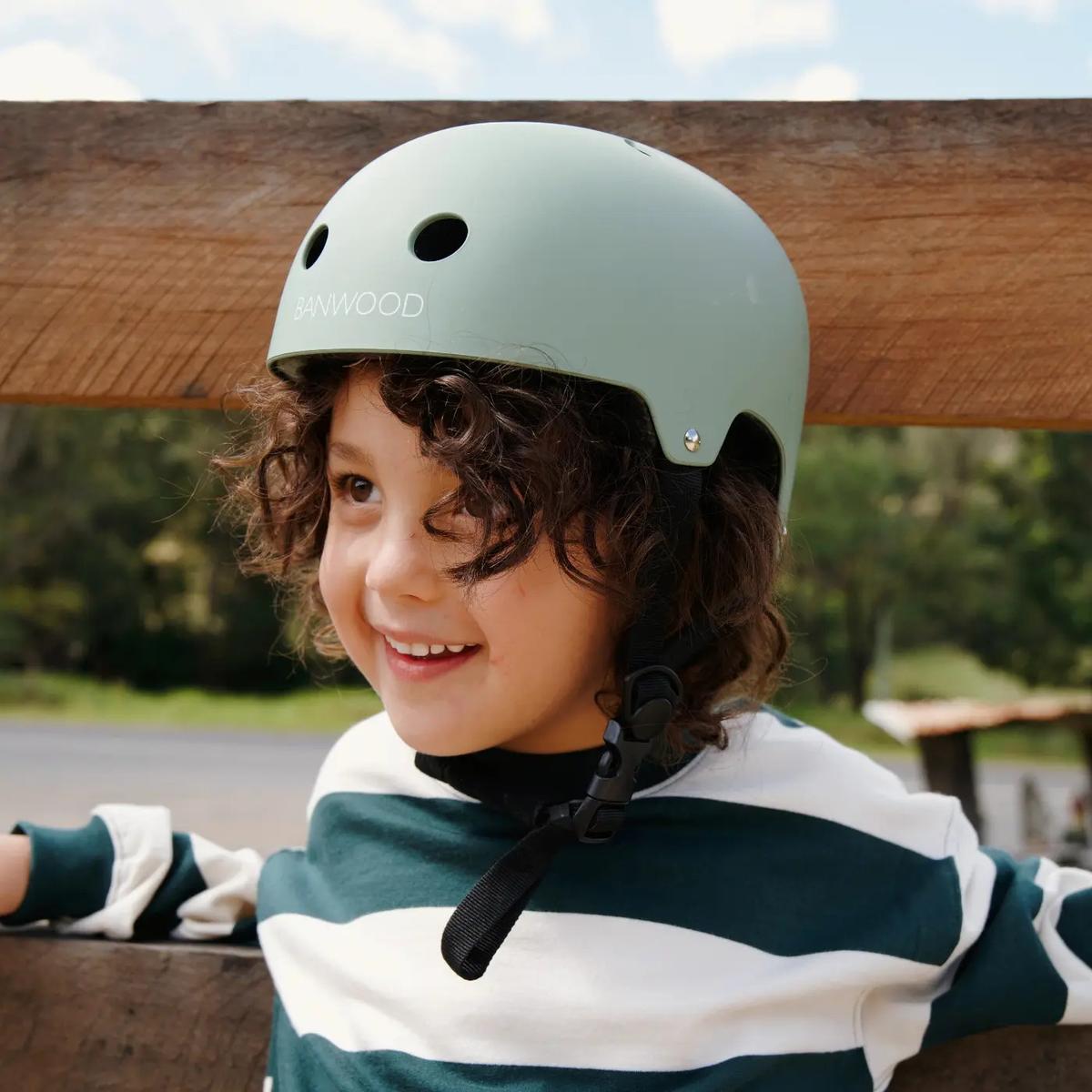 product/b/a/banwood_bw-helmet-forest_forest_3.jpg