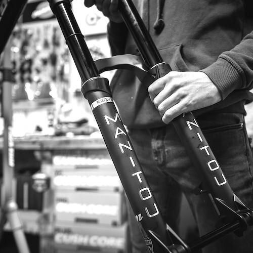 product/m/a/manitou_mecafo08_noir_1.jpg