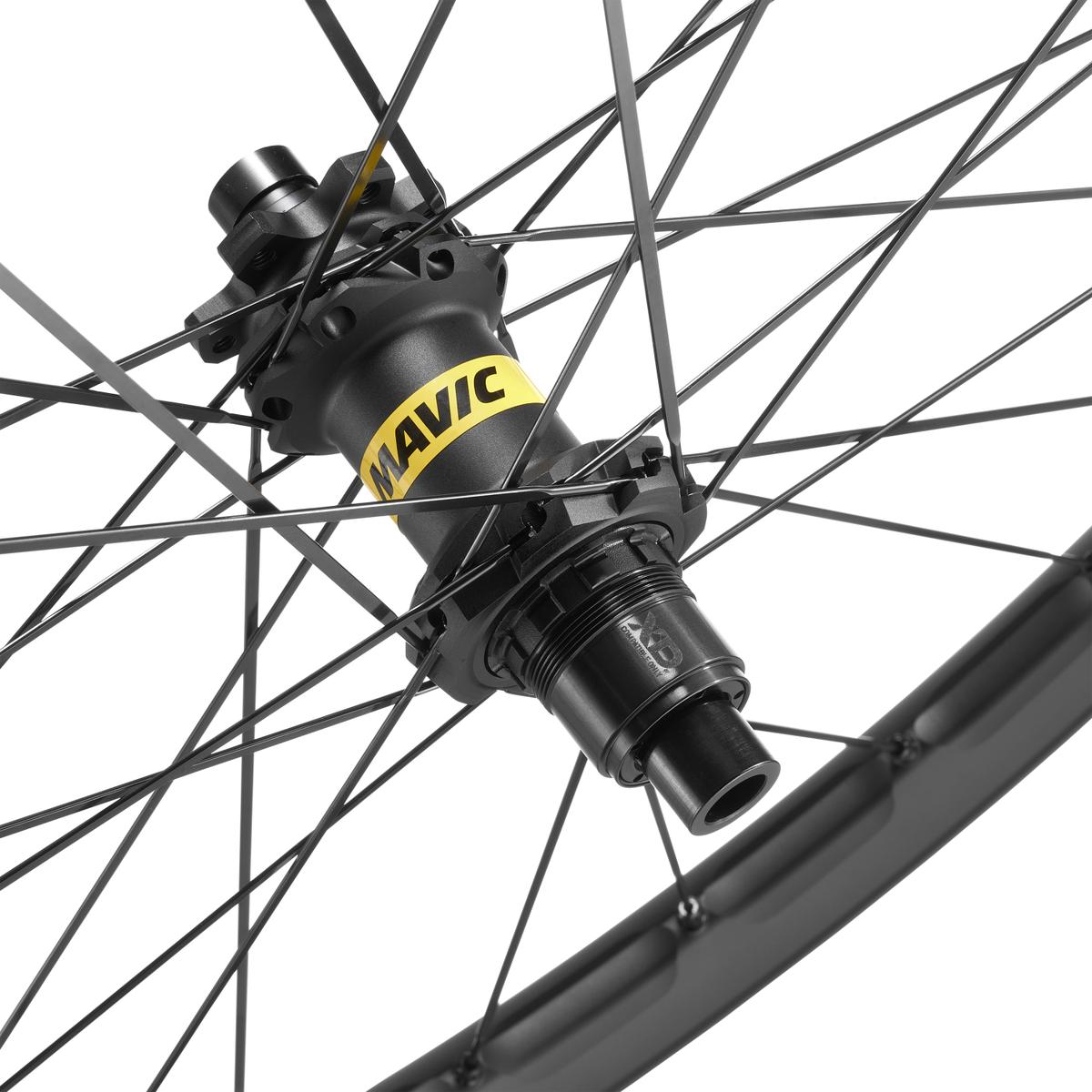 product/m/a/mavic_r00070407_noir_2.jpg