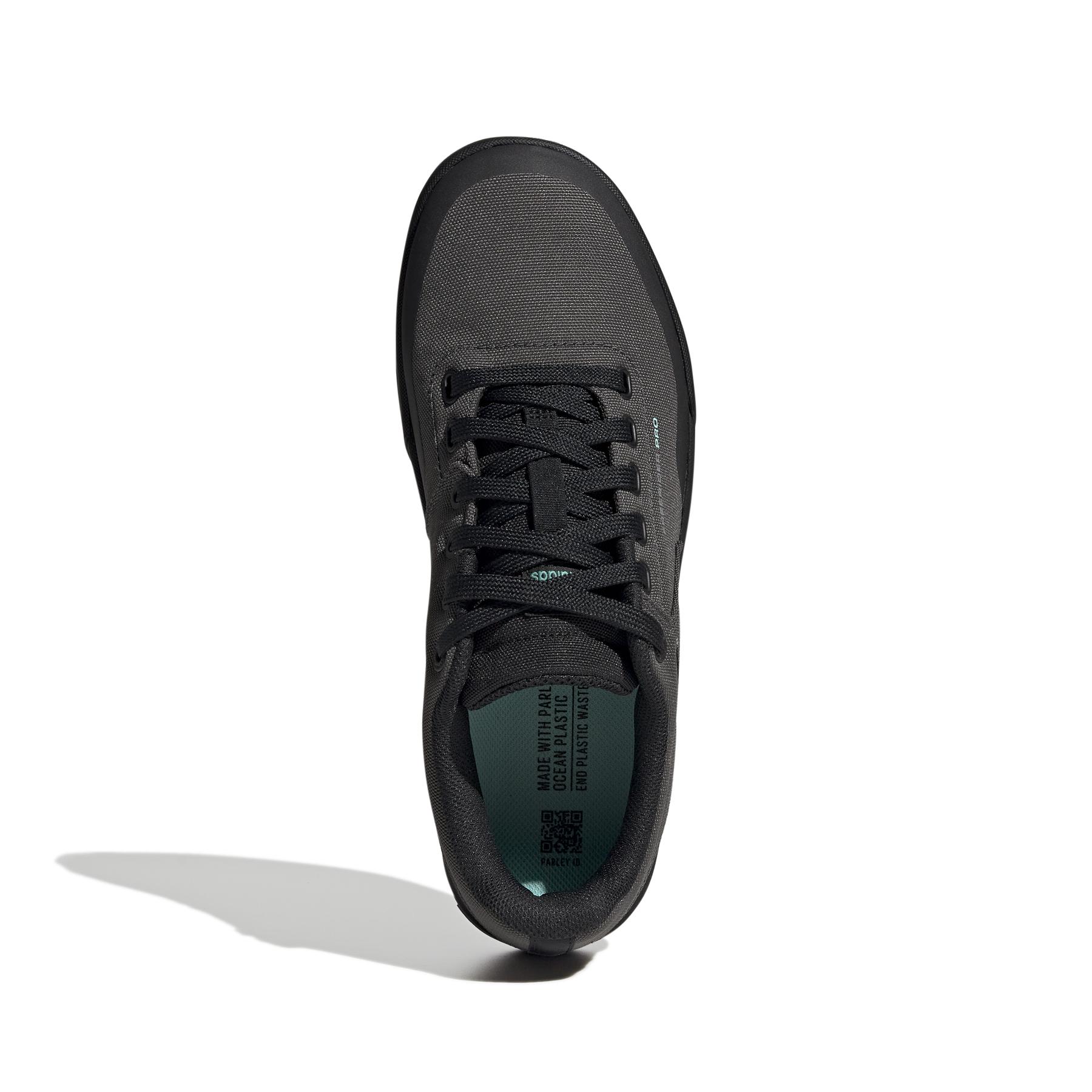 product/a/d/adidas_gz1931_3_footwear_photography_top_portrait_view_white.jpg