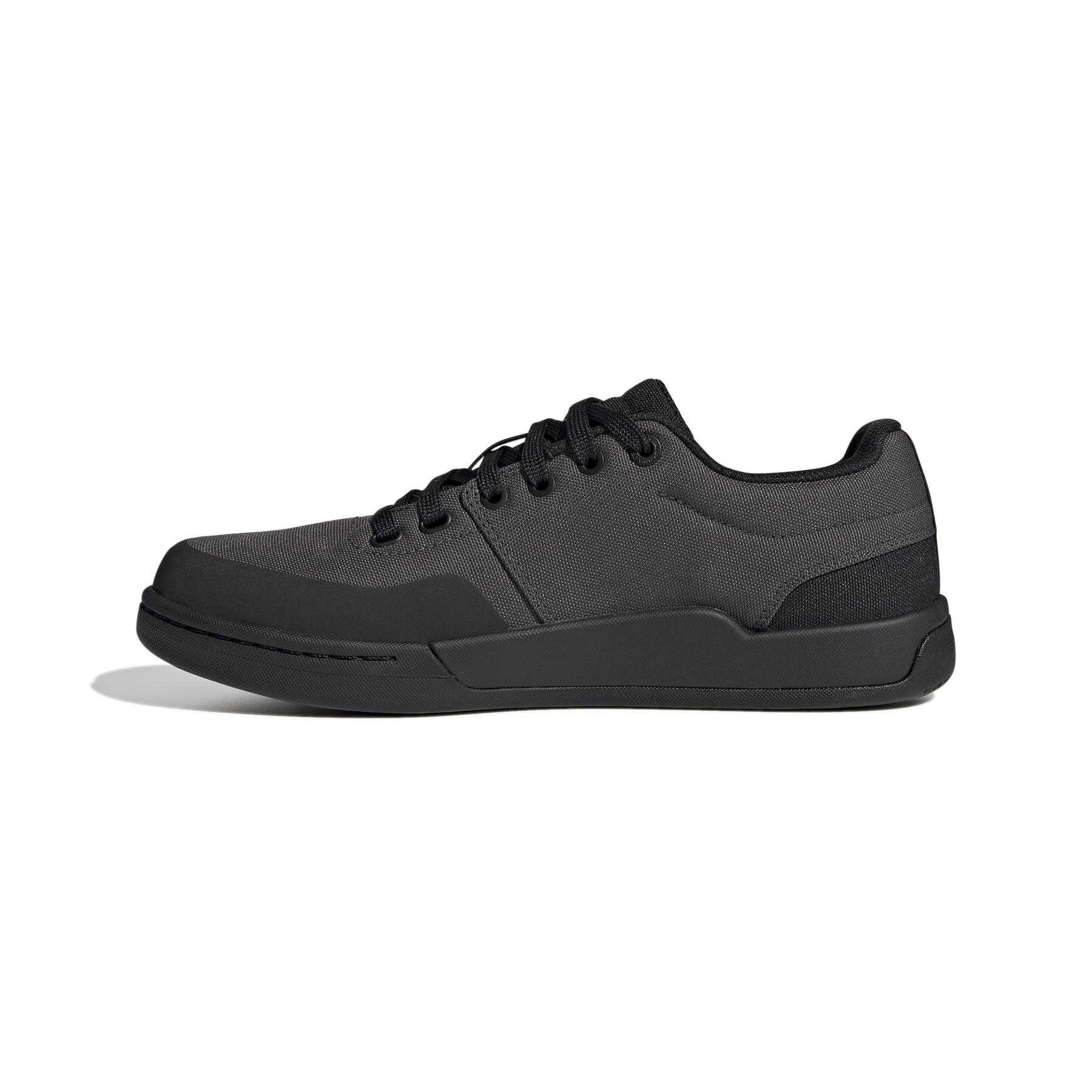 product/a/d/adidas_gz1931_5_footwear_photography_side_medial_center_view_white.jpg