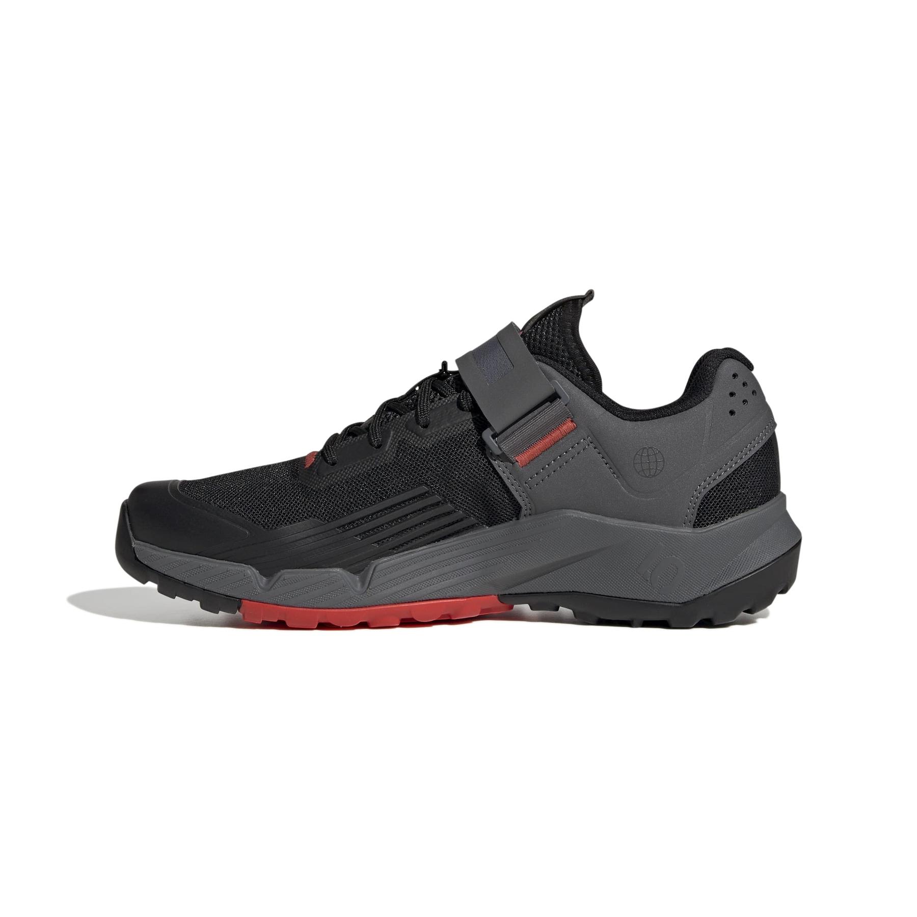 product/a/d/adidas_hp9931_5_footwear_photography_side_medial_center_view_white-nw091625.jpg