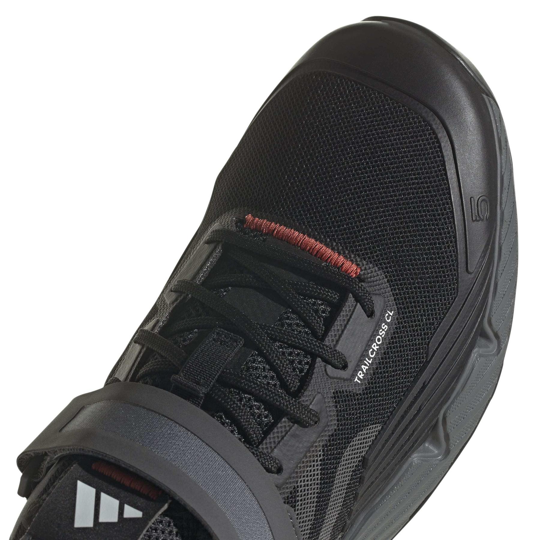 product/a/d/adidas_hp9931_8_footwear_photography_detail_view_1_white-nw091625.jpg