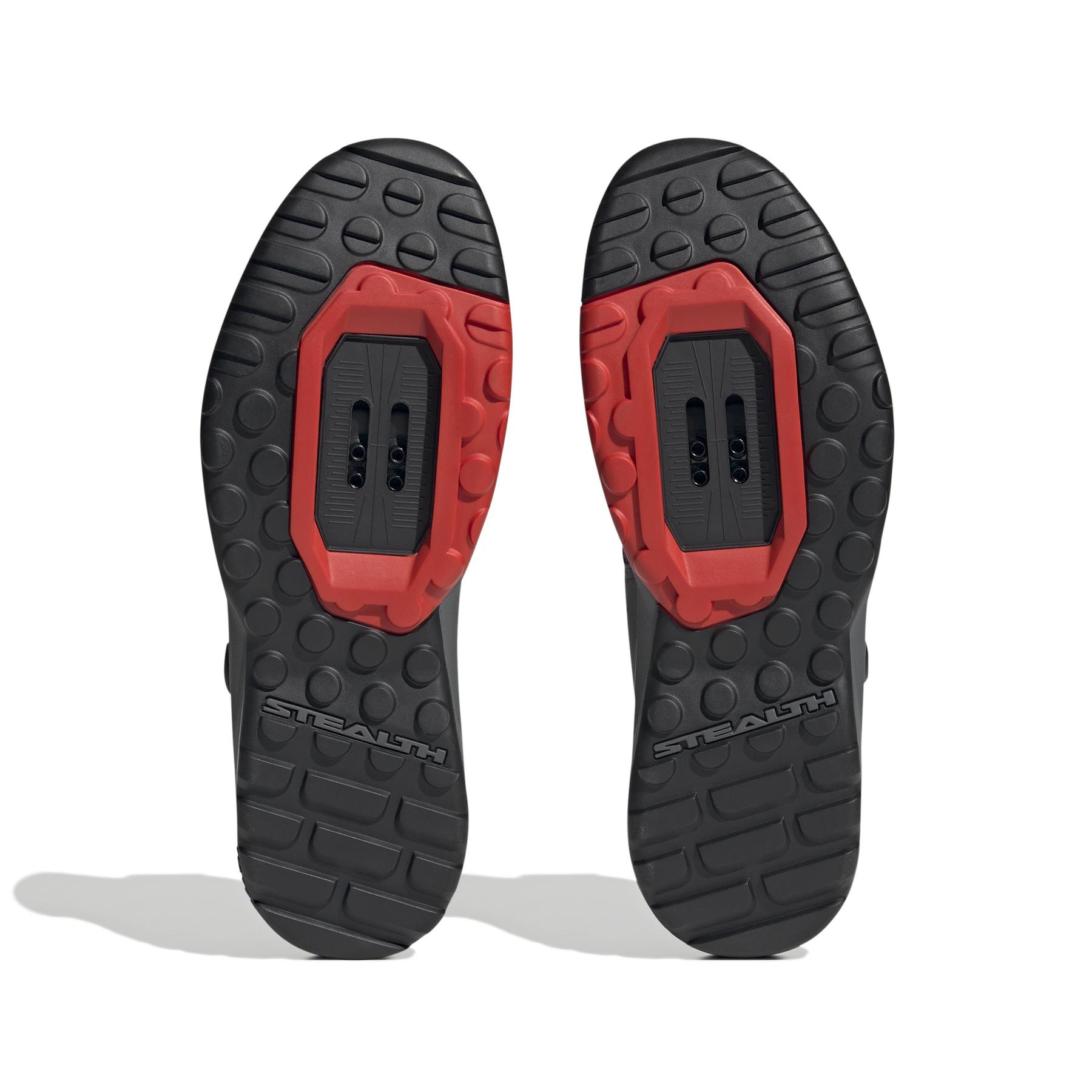 product/a/d/adidas_hp9935_4_footwear_photography_bottom_view_white-nw091625.jpg