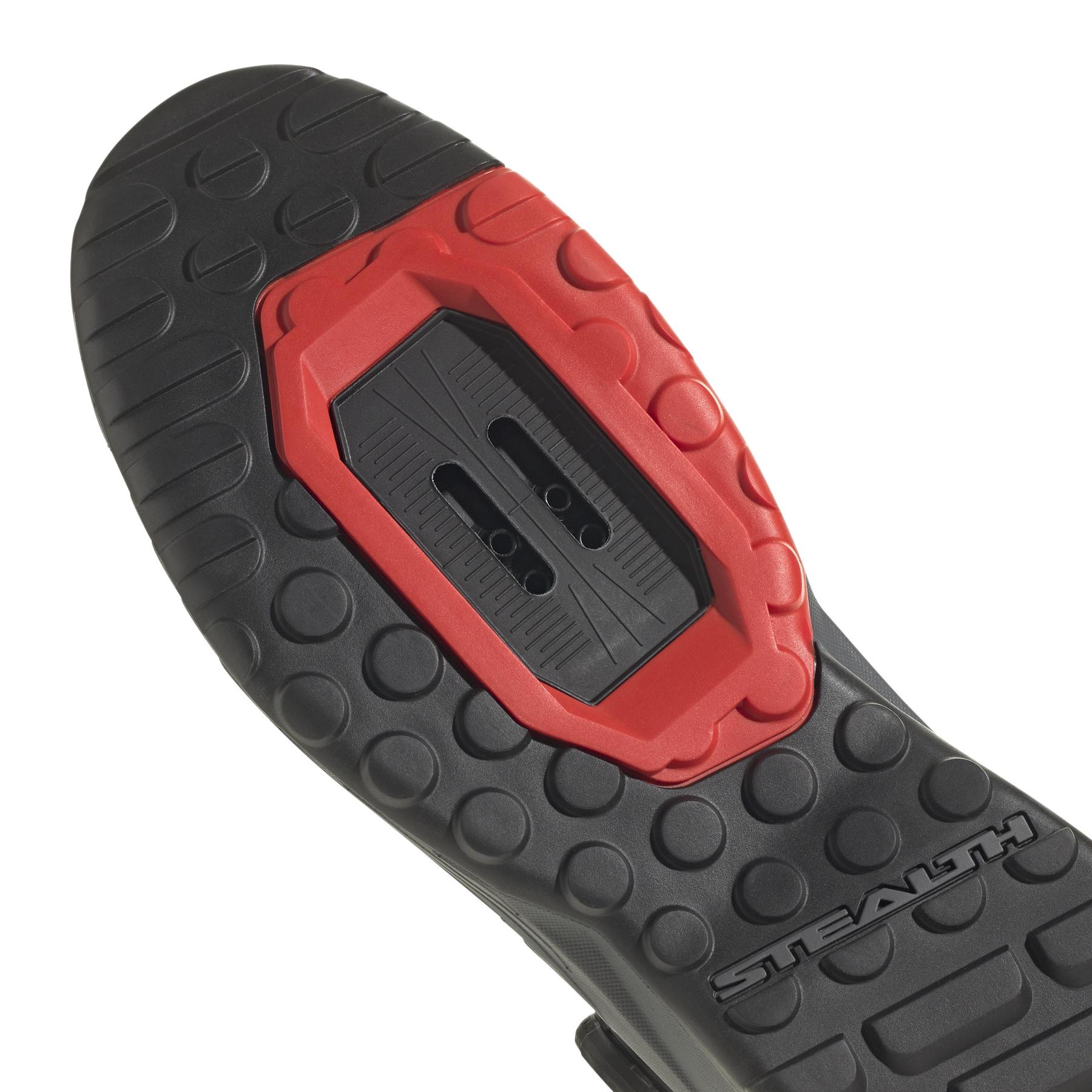 product/a/d/adidas_hp9935_8_footwear_photography_detail_view_1_white-nw091625.jpg