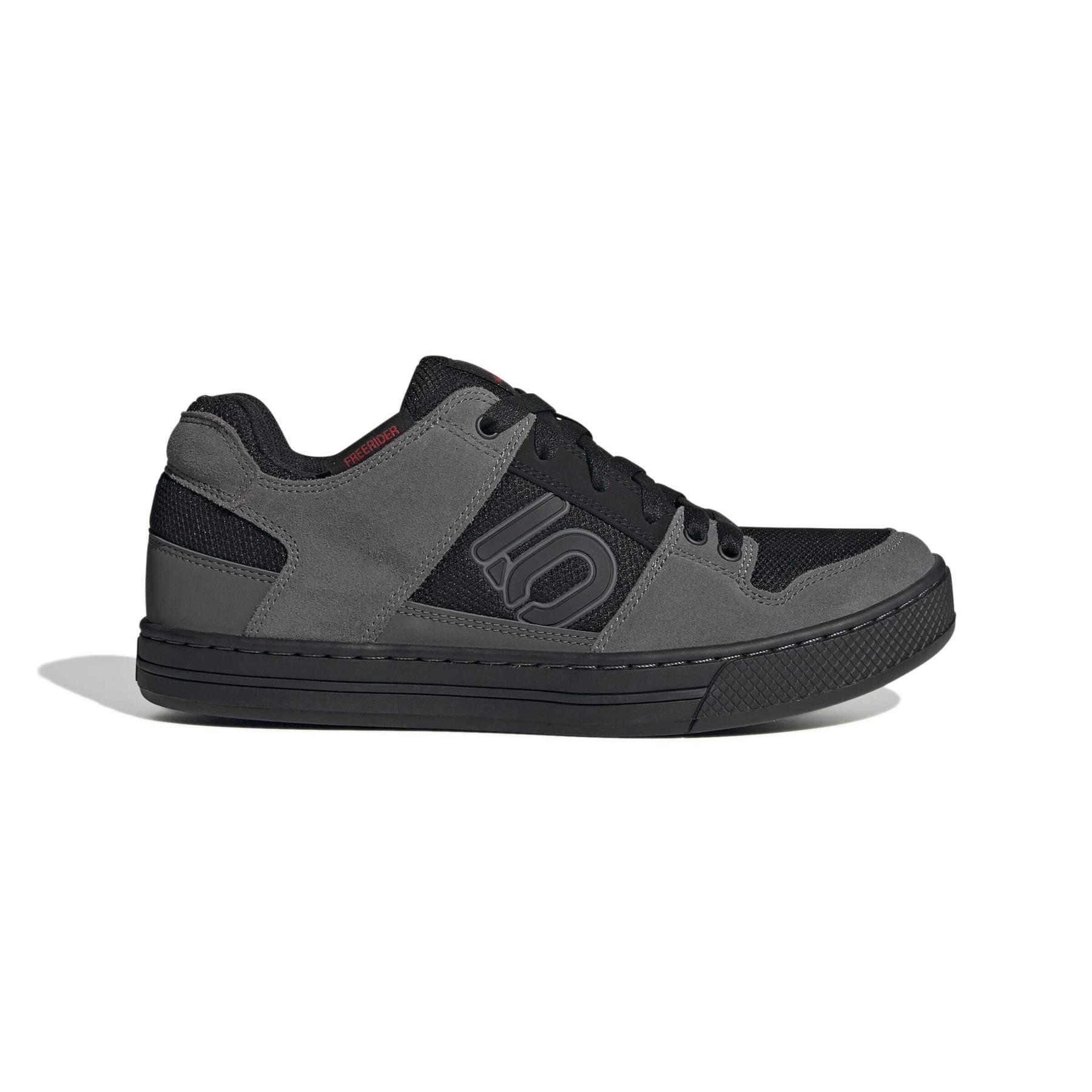 product/a/d/adidas_hp9936_1_footwear_photography_side_lateral_center_view_white-nw091625.jpg