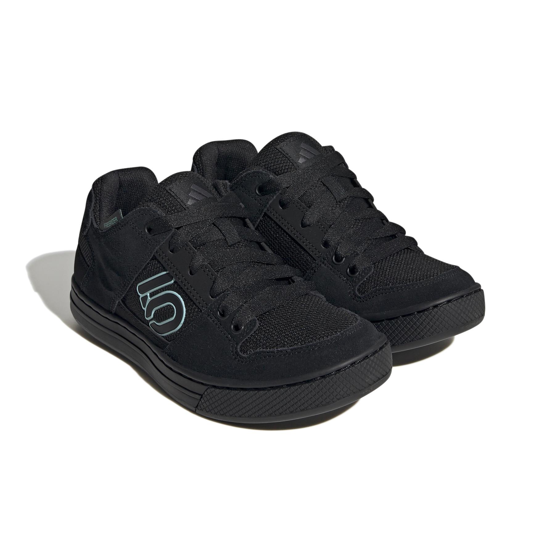 product/a/d/adidas_hq2101_6_footwear_photography_front_lateral_top_view_white-nw091625.jpg