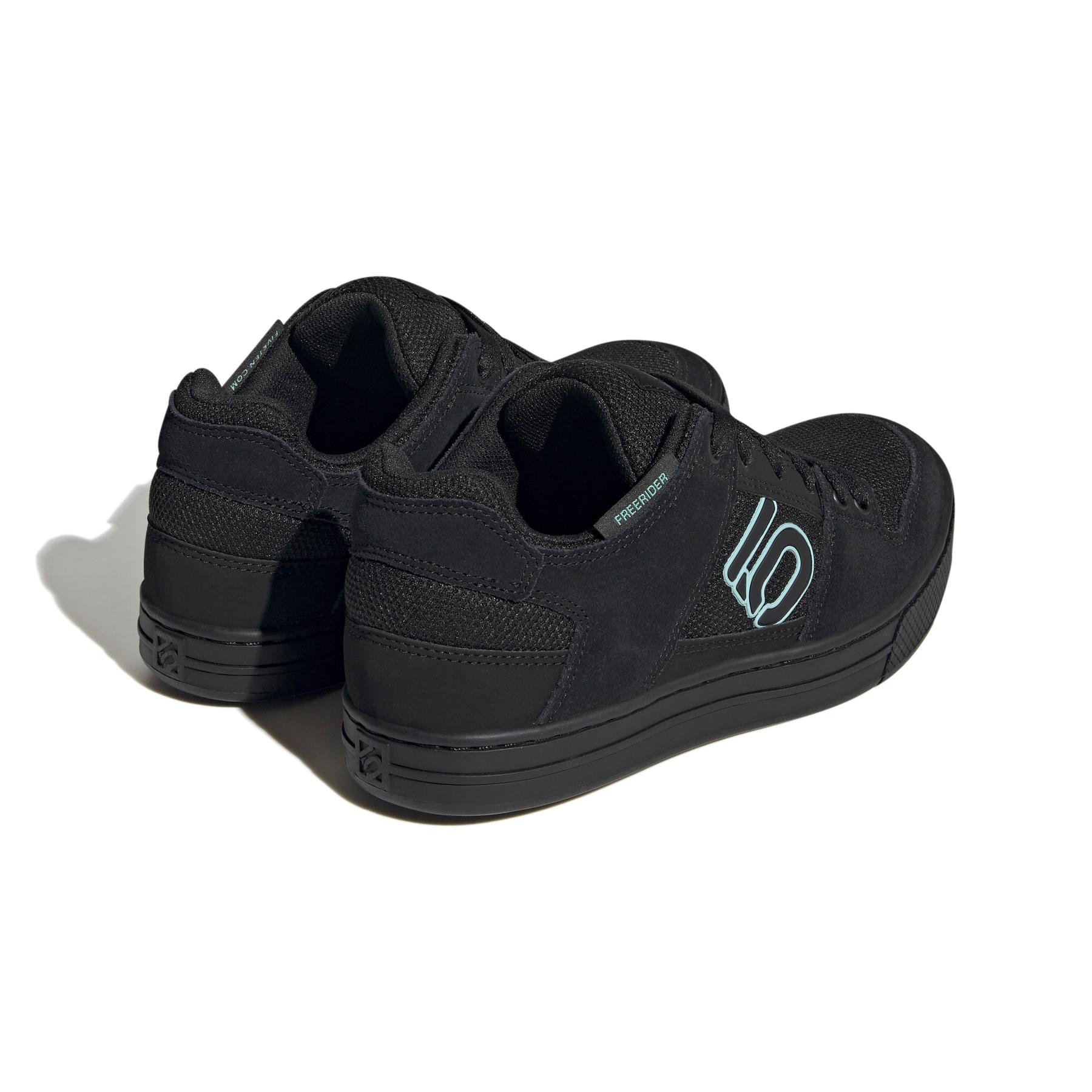 product/a/d/adidas_hq2101_7_footwear_photography_back_lateral_top_view_white-nw091625.jpg