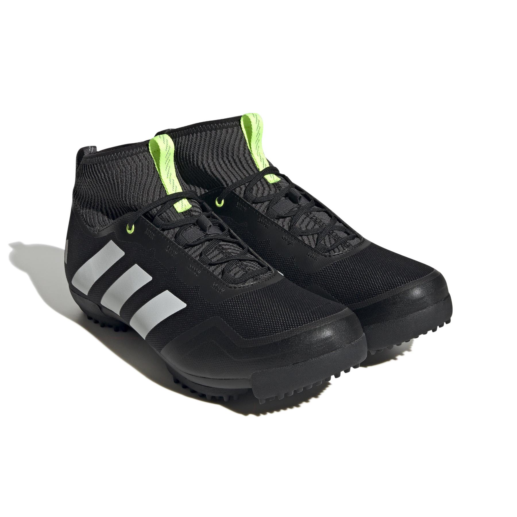 product/a/d/adidas_hq9034_6_footwear_photography_front_lateral_top_view_white.jpg