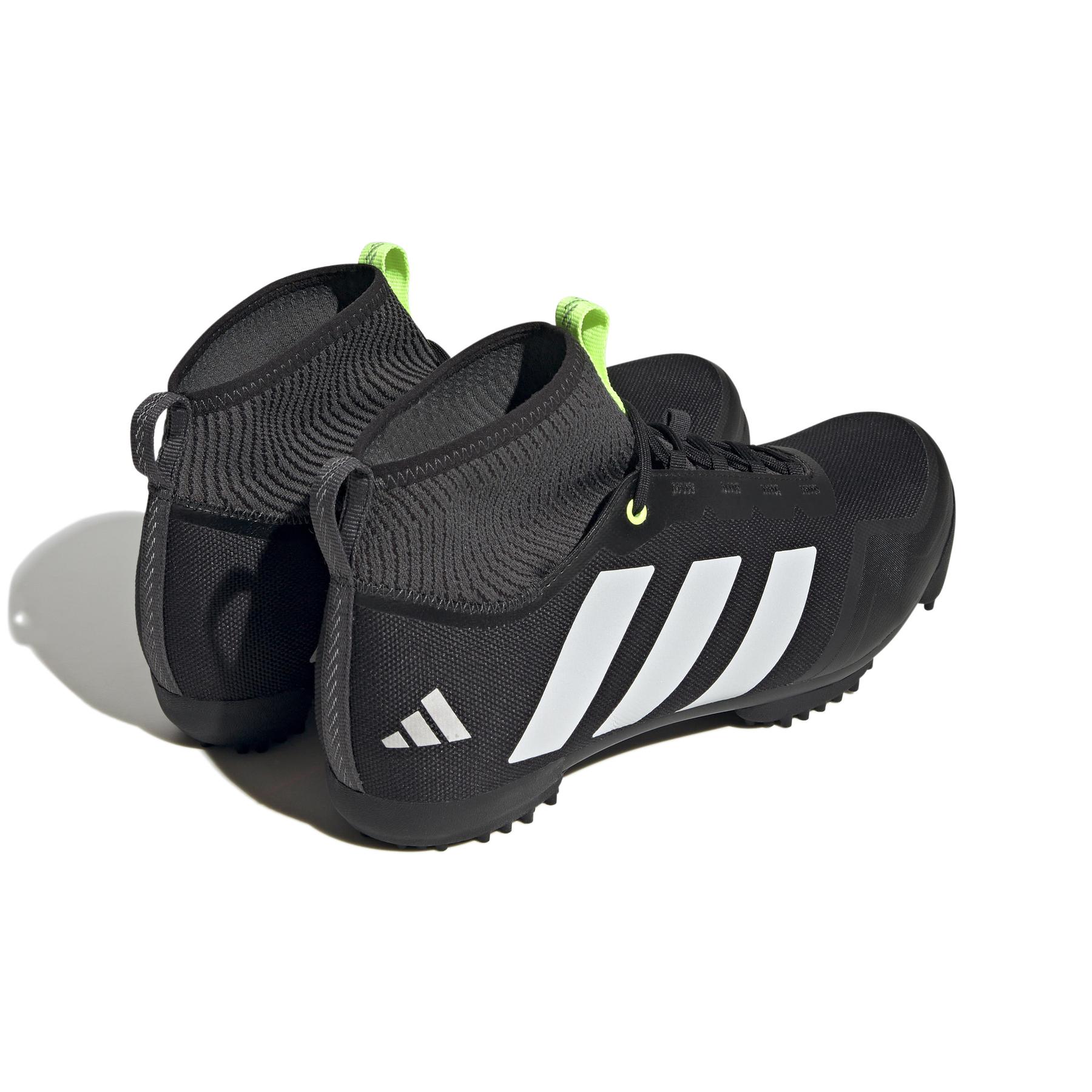 product/a/d/adidas_hq9034_7_footwear_photography_back_lateral_top_view_white.jpg