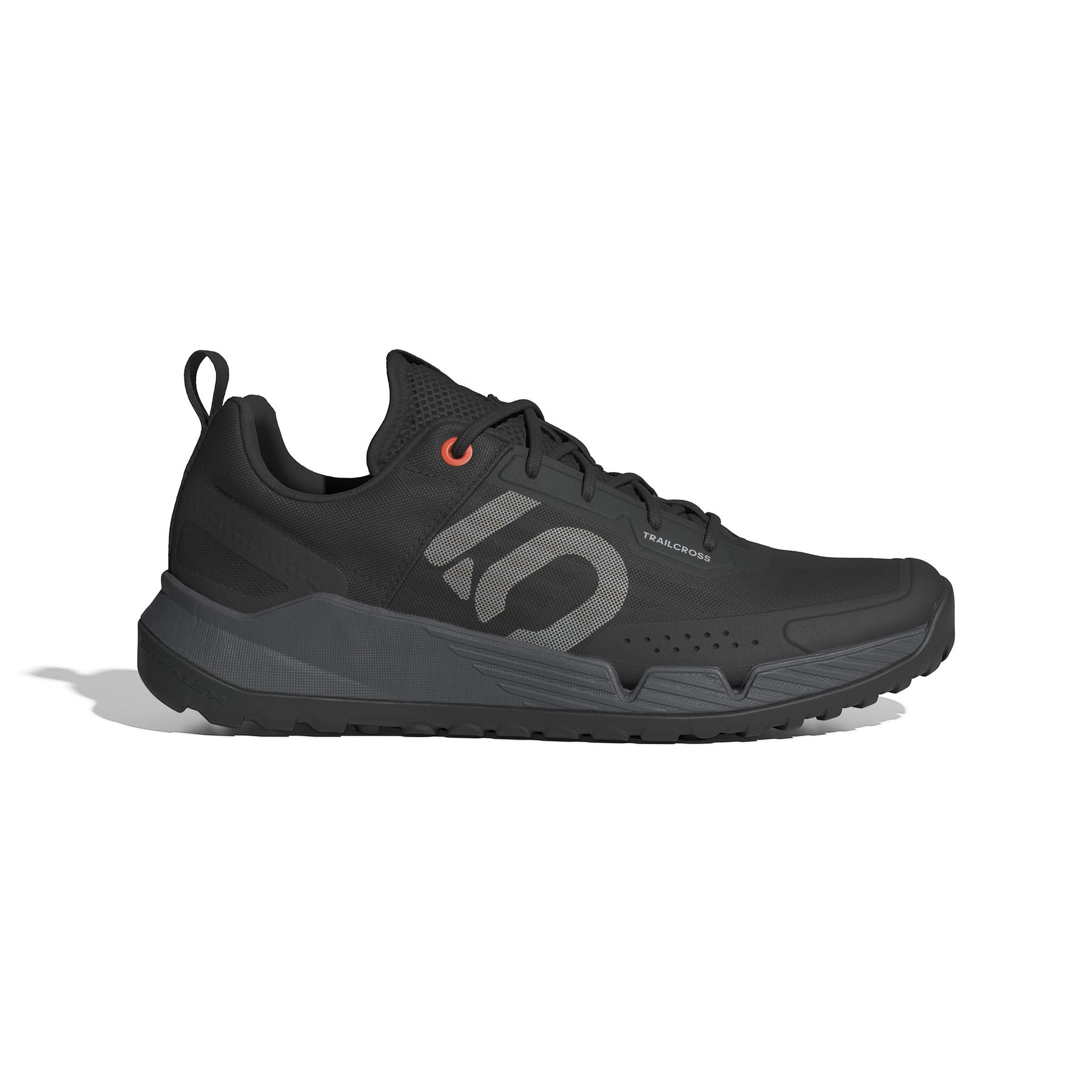 product/a/d/adidas_id5012_1_footwear_photography_side_lateral_center_view_white-nw091625.jpg
