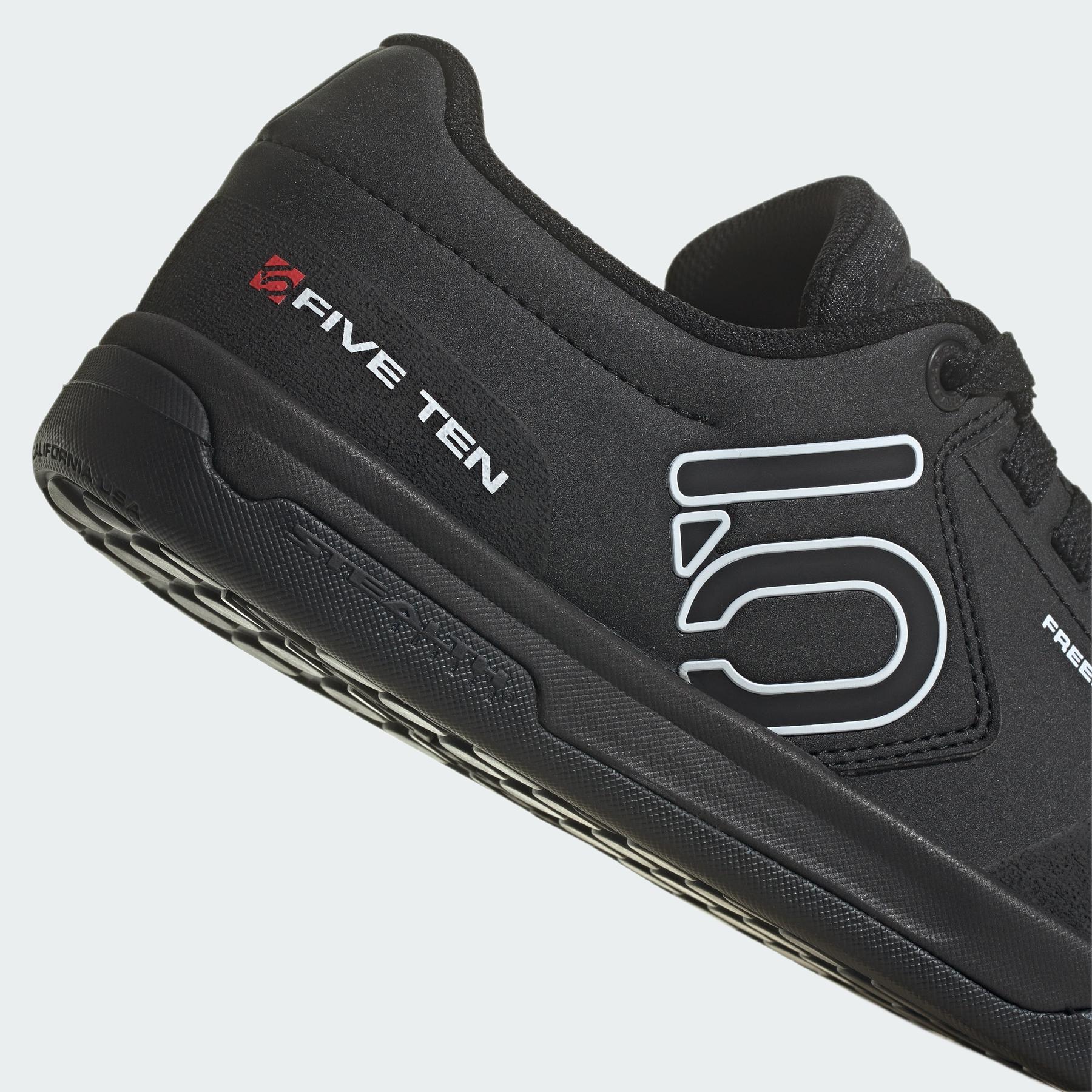 product/a/d/adidas_if7425_core-black-cloud-white-cloud-white_10.jpg
