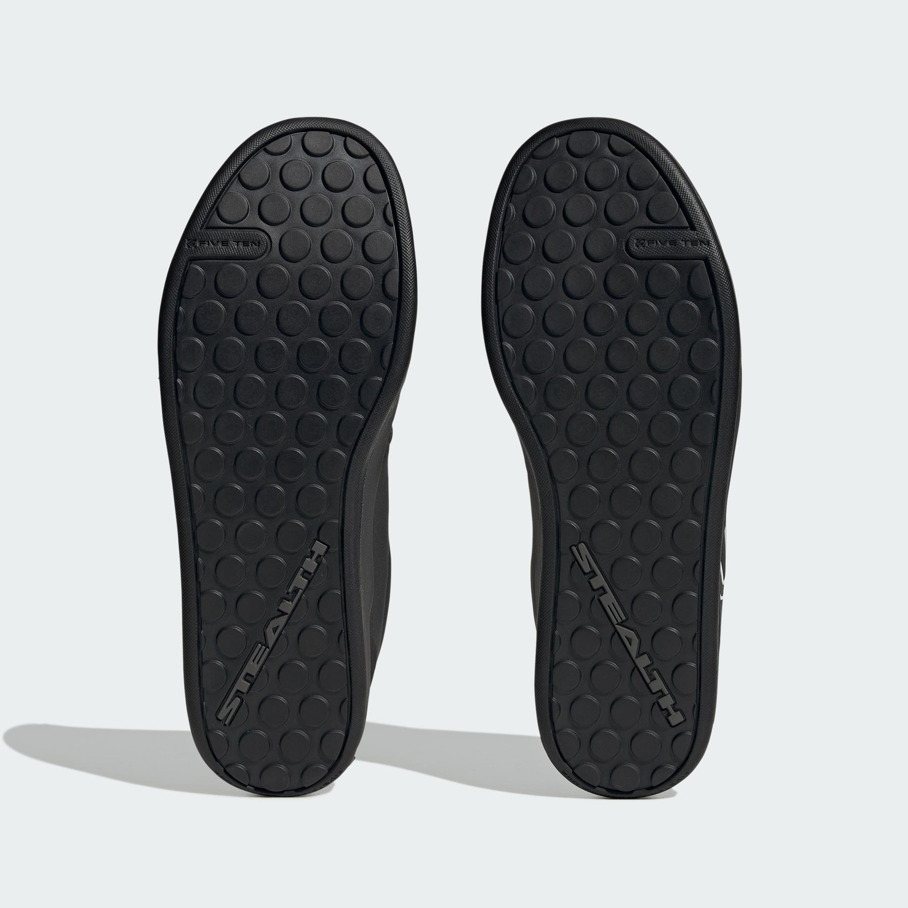 product/a/d/adidas_if7425_core-black-cloud-white-cloud-white_4.jpg