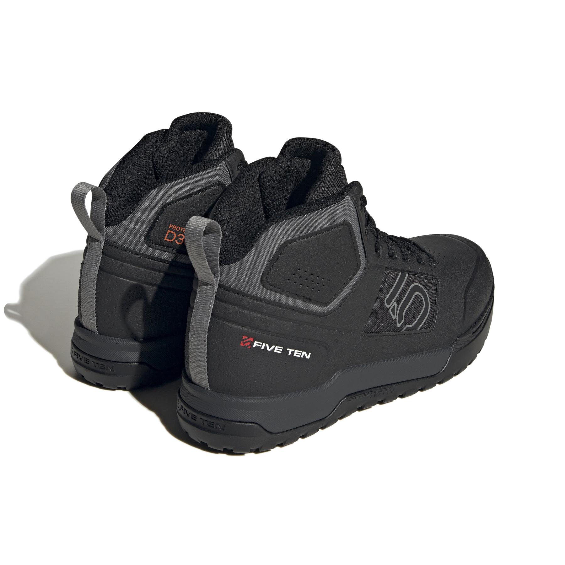 product/a/d/adidas_if7453_7_footwear_photography_back_lateral_top_view_white-nw091625.jpg