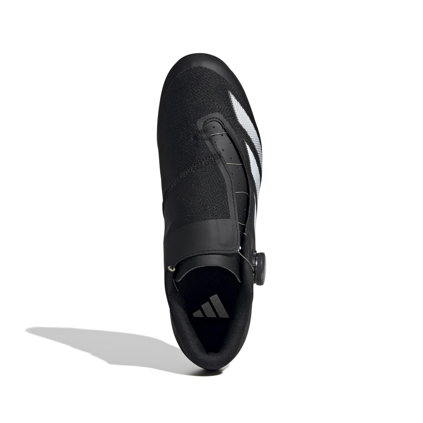 product/a/d/adidas_ig7873_3_footwear_photography_top_portrait_view_white.jpg