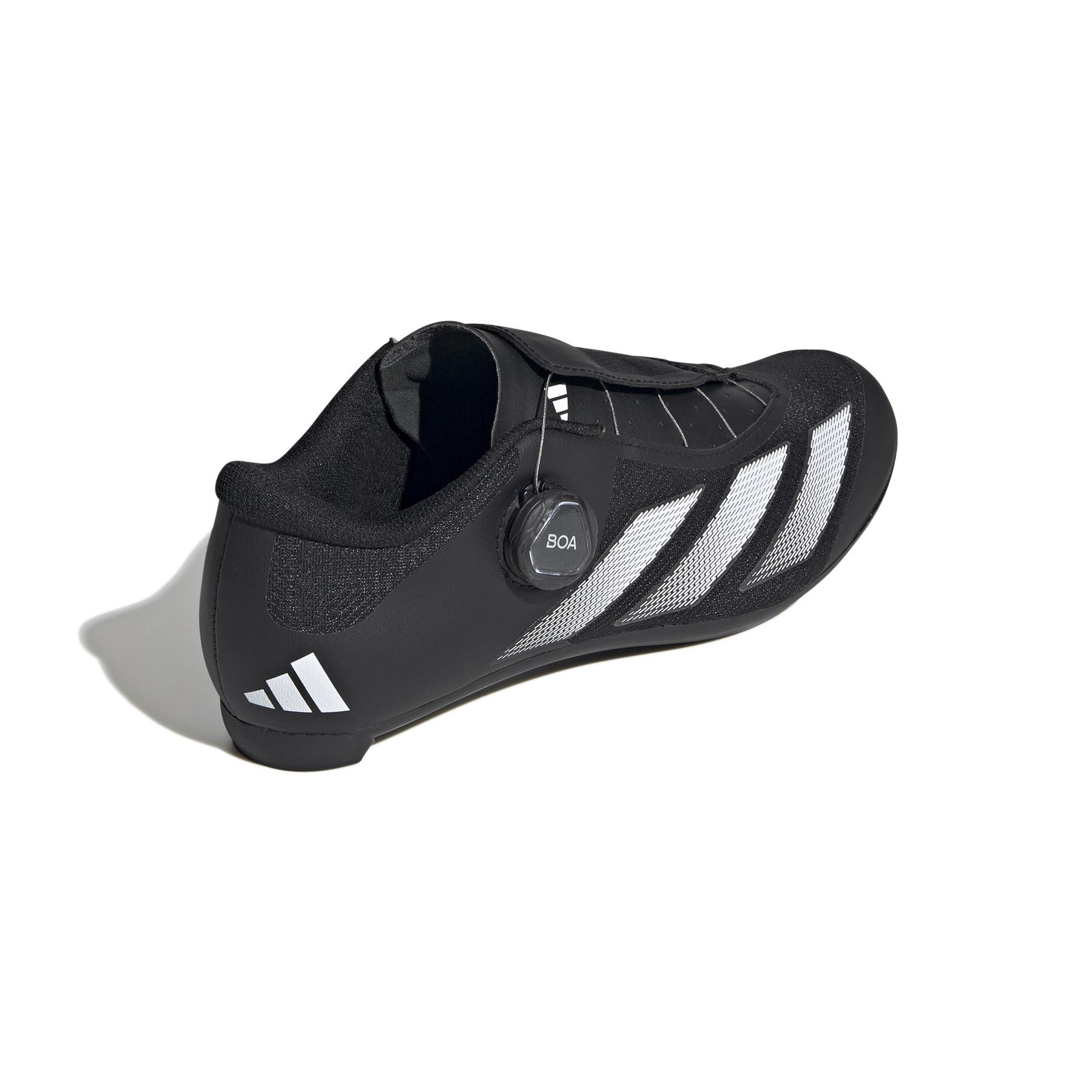 product/a/d/adidas_ig7873_7_footwear_photography_back_lateral_top_view_white.jpg