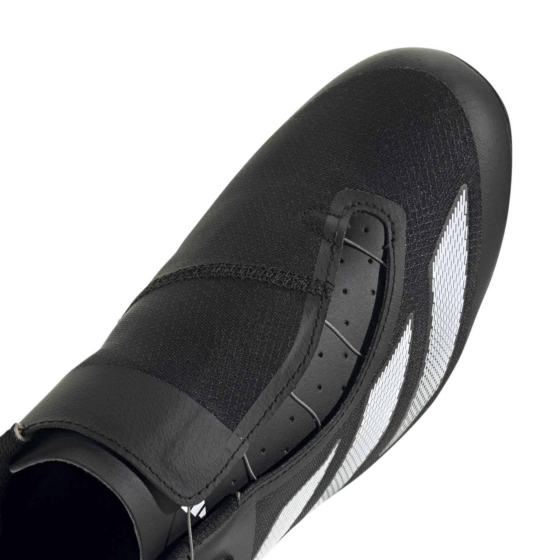 product/a/d/adidas_ig7873_8_footwear_photography_detail_view_1_white.jpg