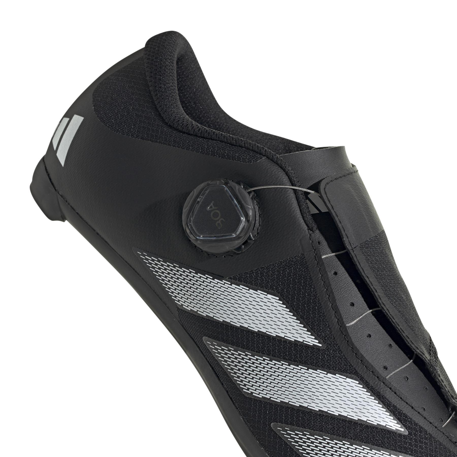 product/a/d/adidas_ig7873_9_footwear_photography_detail_view_2_white.jpg