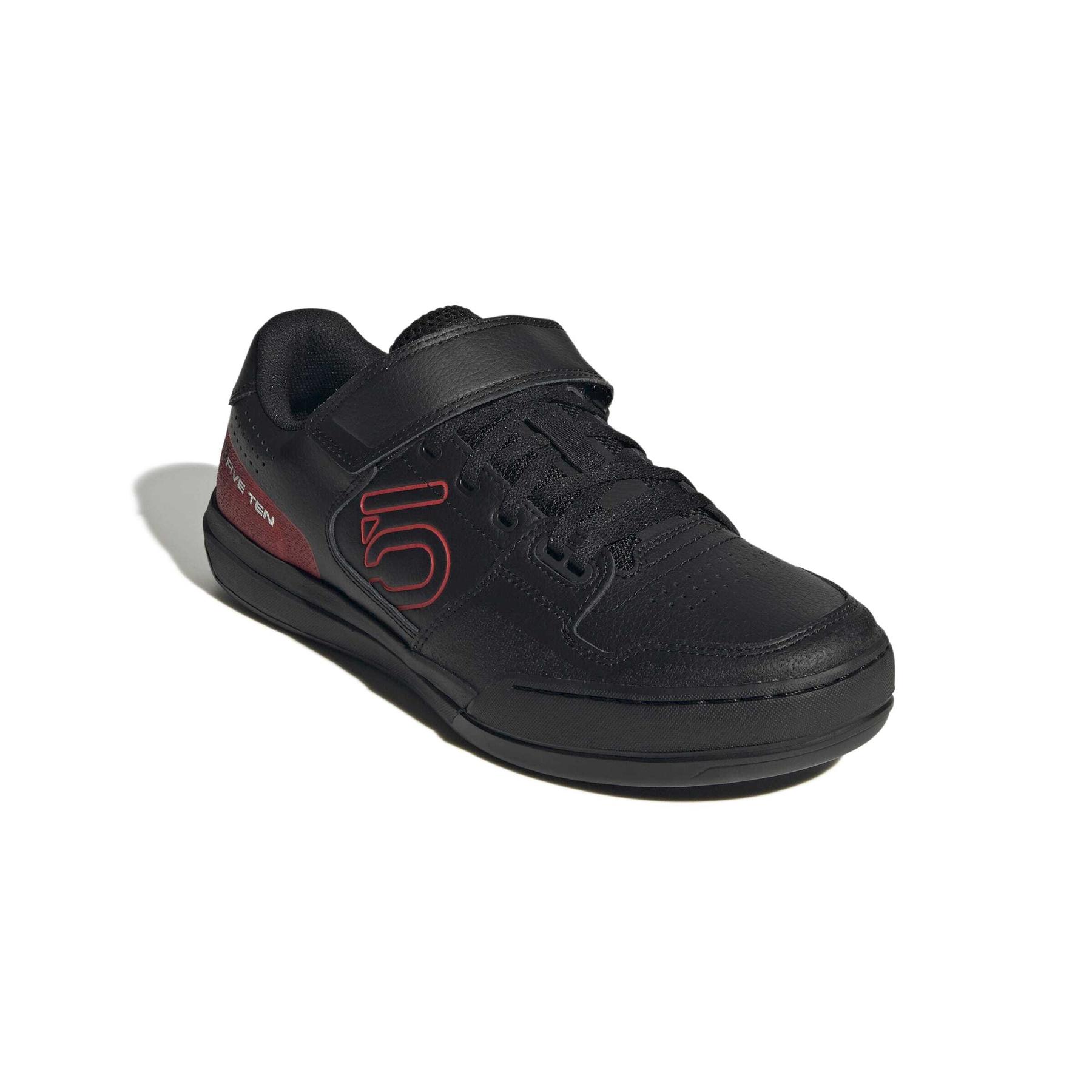 product/a/d/adidas_ih0826_6_footwear_photography_front_lateral_top_view_white-nw091625.jpg