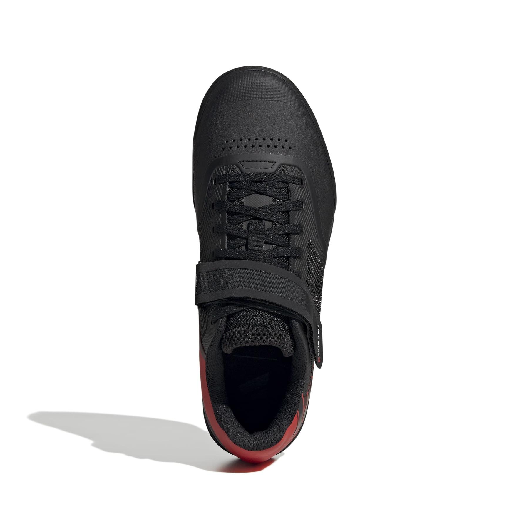 product/a/d/adidas_ih0827_3_footwear_photography_top_portrait_view_white-nw091625.jpg