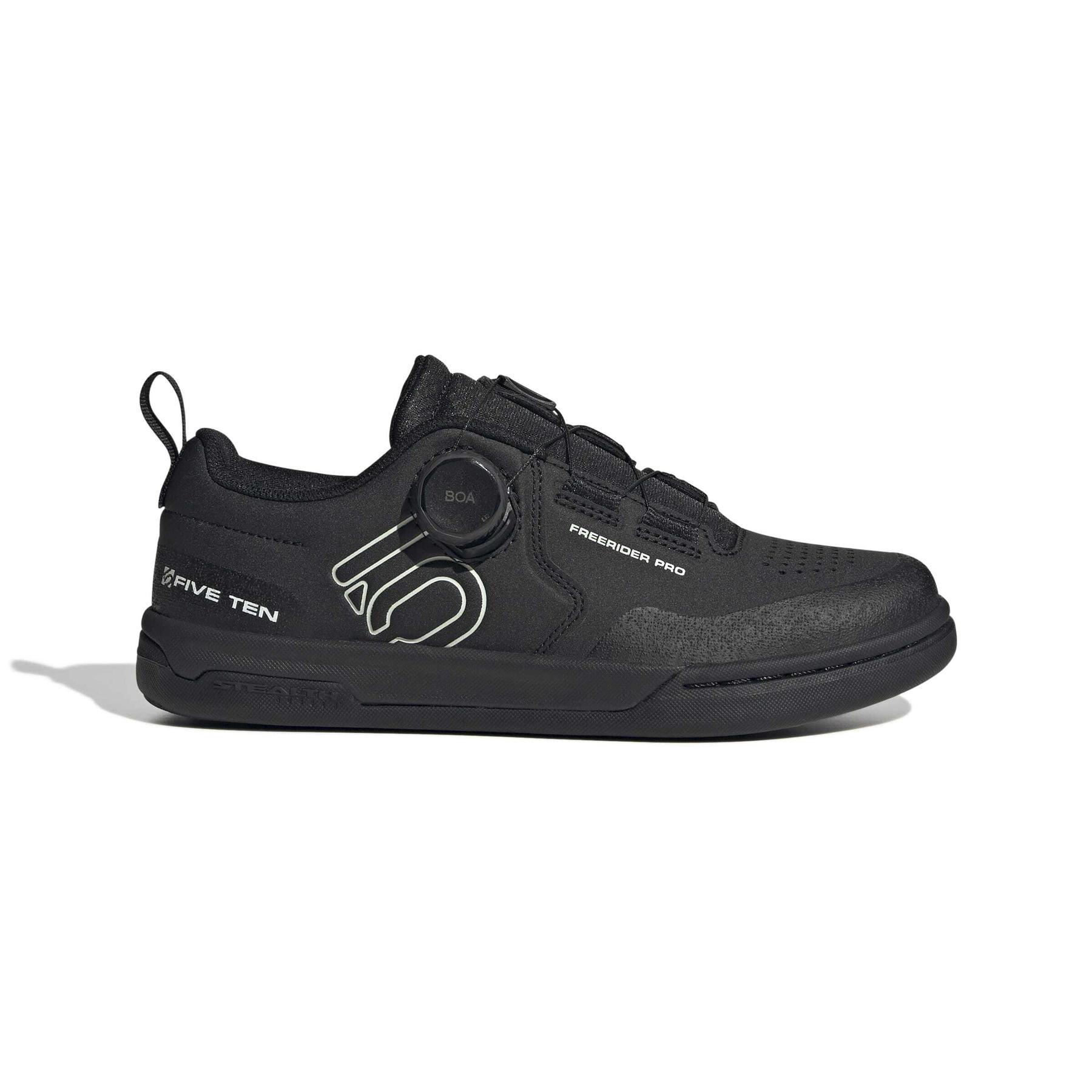 product/a/d/adidas_ih5845_1_footwear_photography_side_lateral_center_view_white-nw091625.jpg