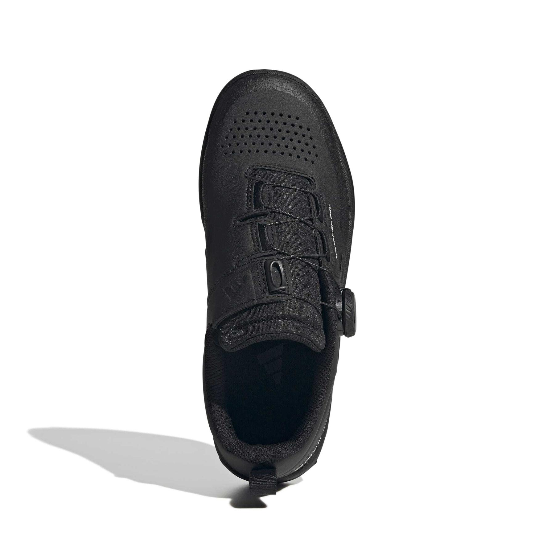 product/a/d/adidas_ih5845_3_footwear_photography_top_portrait_view_white-nw091625.jpg