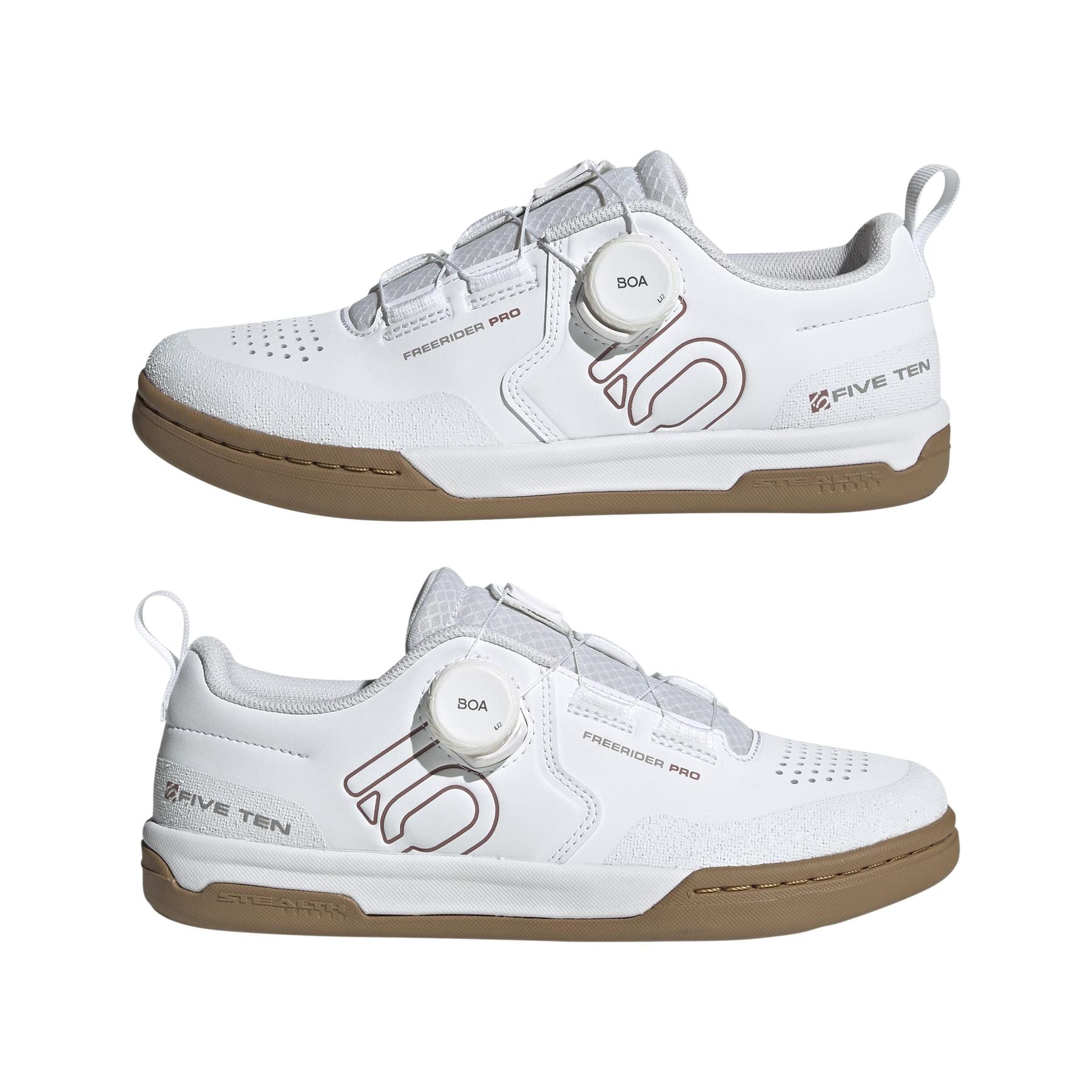product/a/d/adidas_ih5846_10_footwear_photography_mirrored_pair_view_white.jpg