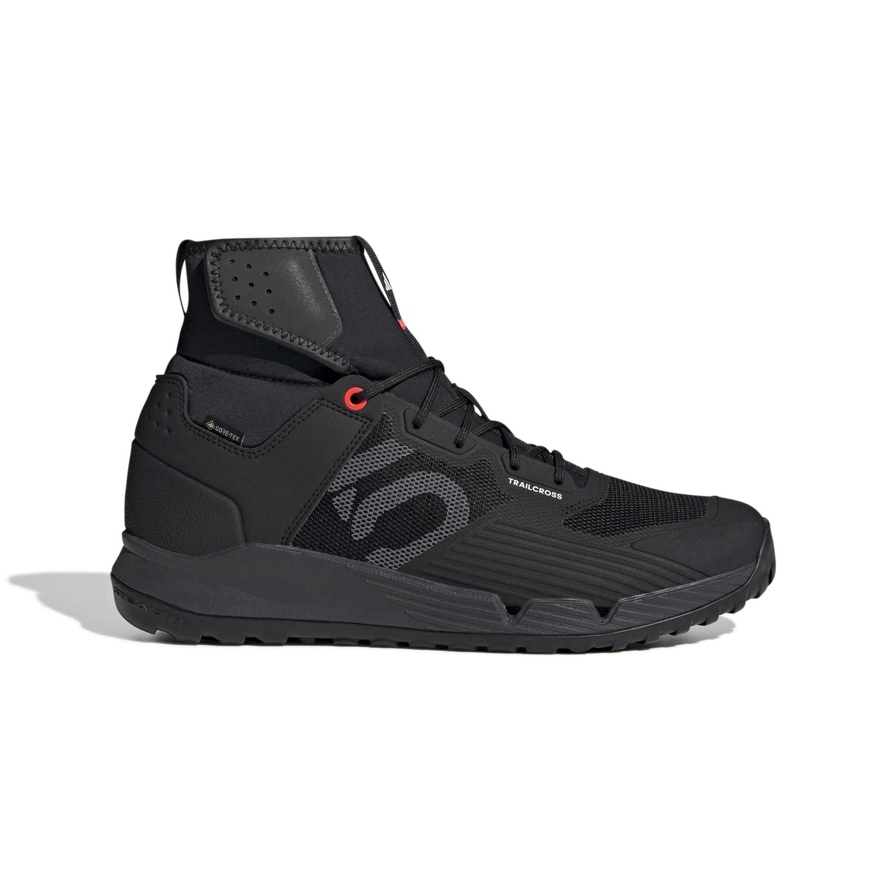 product/a/d/adidas_ji0859_1_footwear_photography_side_lateral_center_view_white-nw091625.jpg