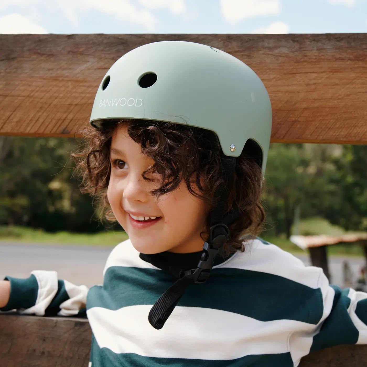product/b/a/banwood_bw-helmet-forest_forest_3.jpg
