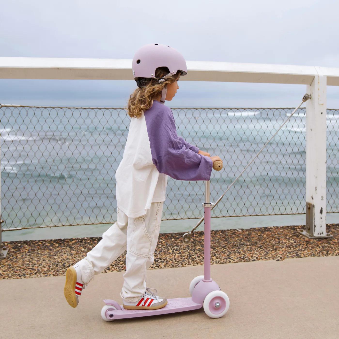 product/b/a/banwood_bw-helmet-lavender_lavender_4.jpg