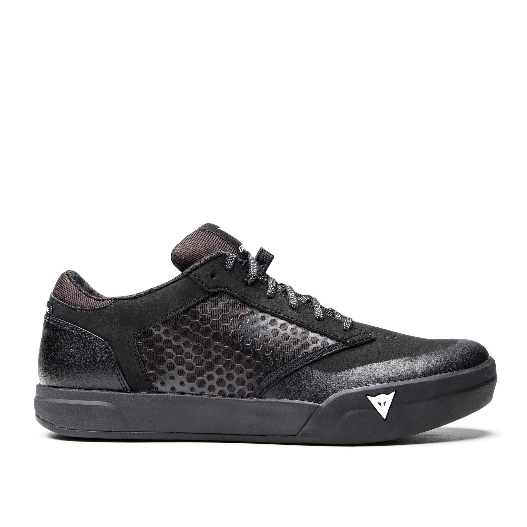 product/d/a/dainese_2037700002-631_black-black_1.jpg