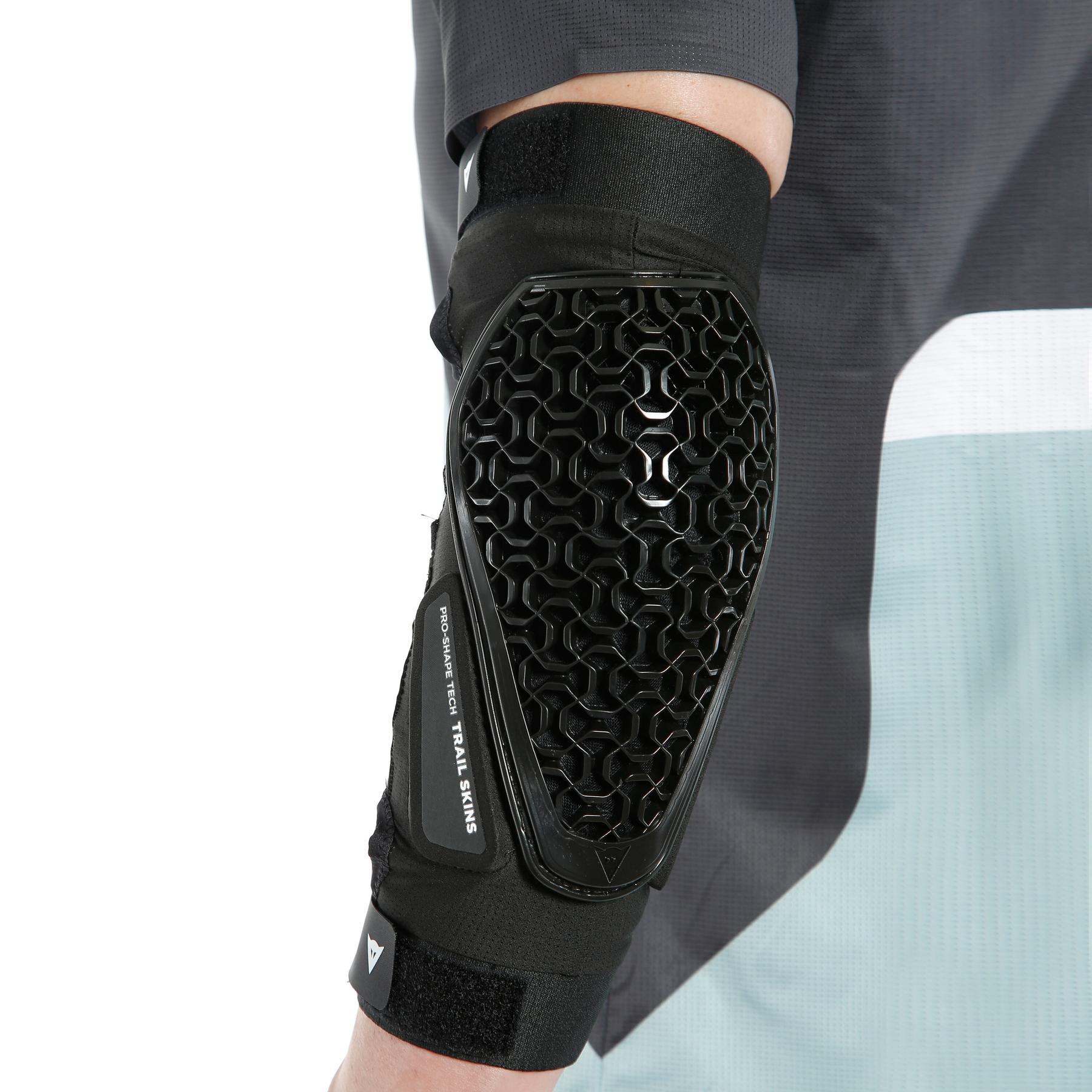 product/d/a/dainese_203879718-001_black_3.jpg